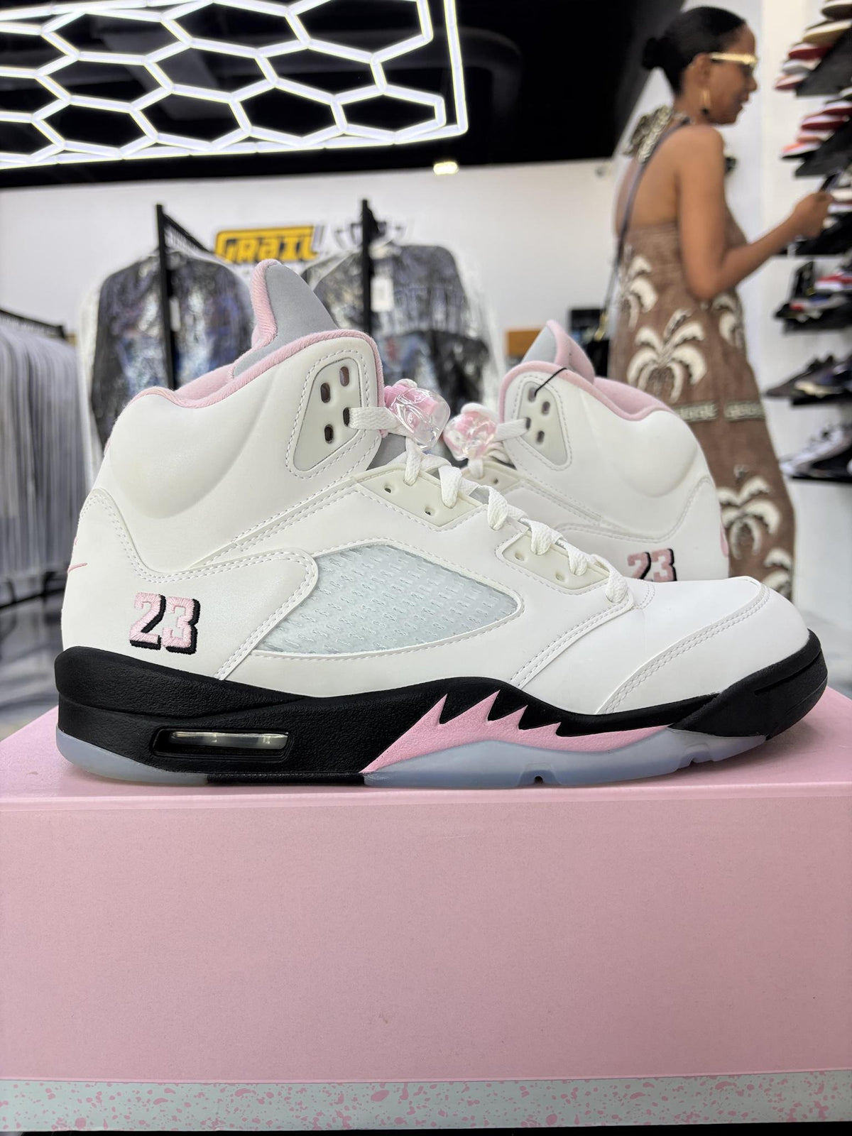 Jordan 6 "Soft Pink" Used Size 10
