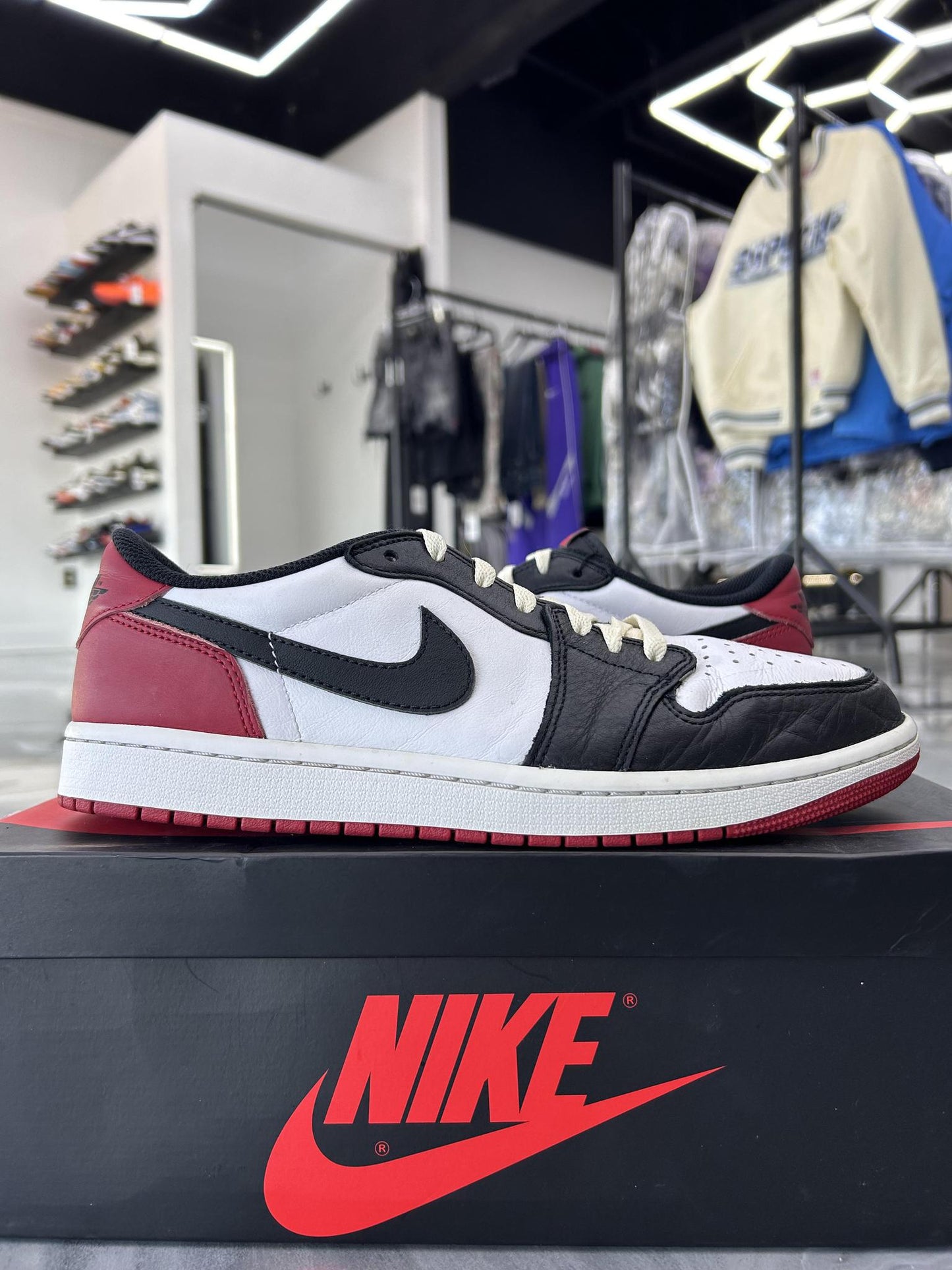 Jordan 1 Low "Black Toe" Used Size 10.5