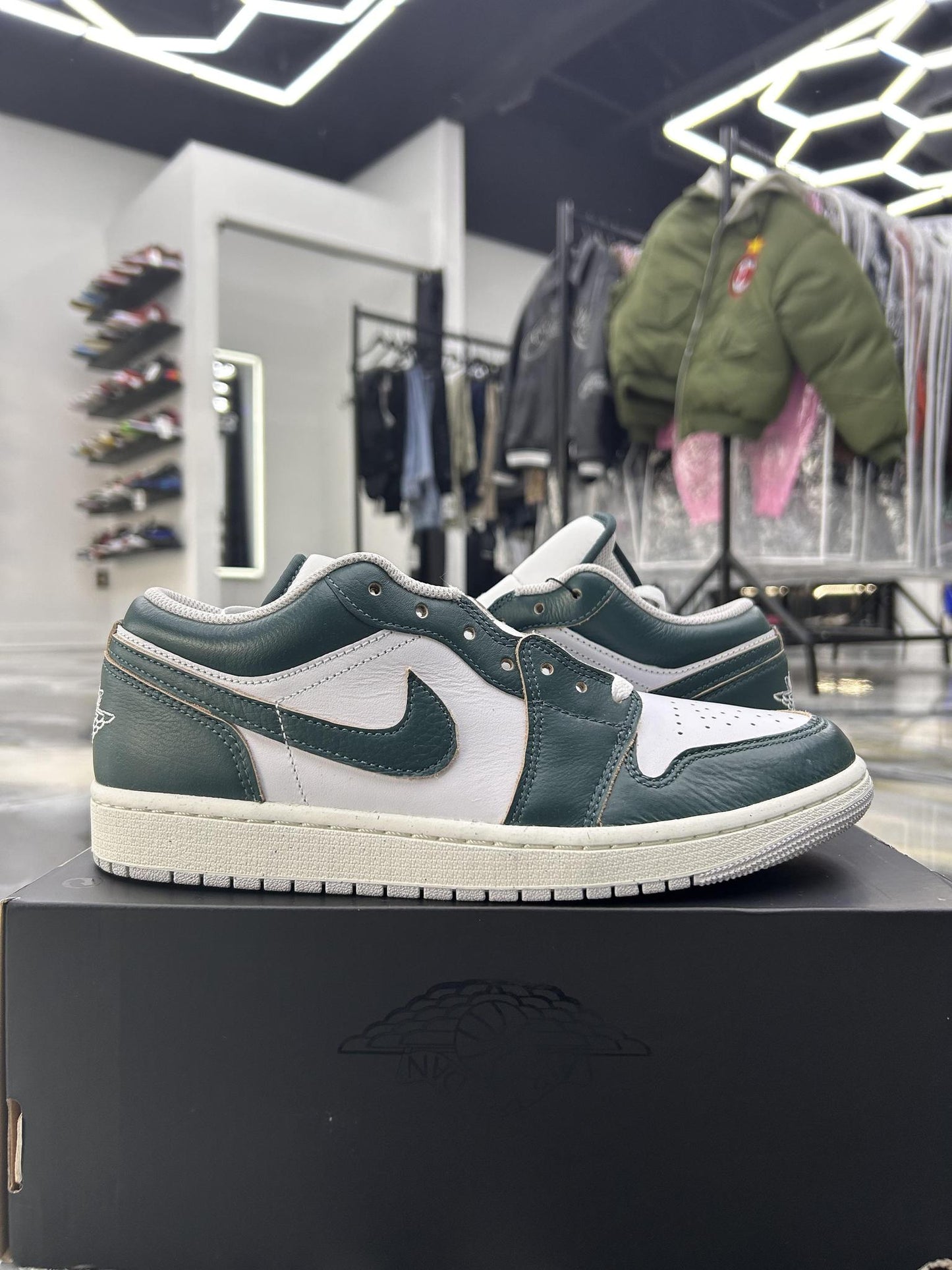 Jordan 1 Low "Oxidized Green" Used Size 9