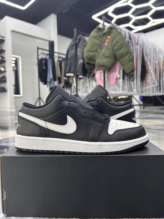 Jordan 1 Low "White Black" Used Size 9