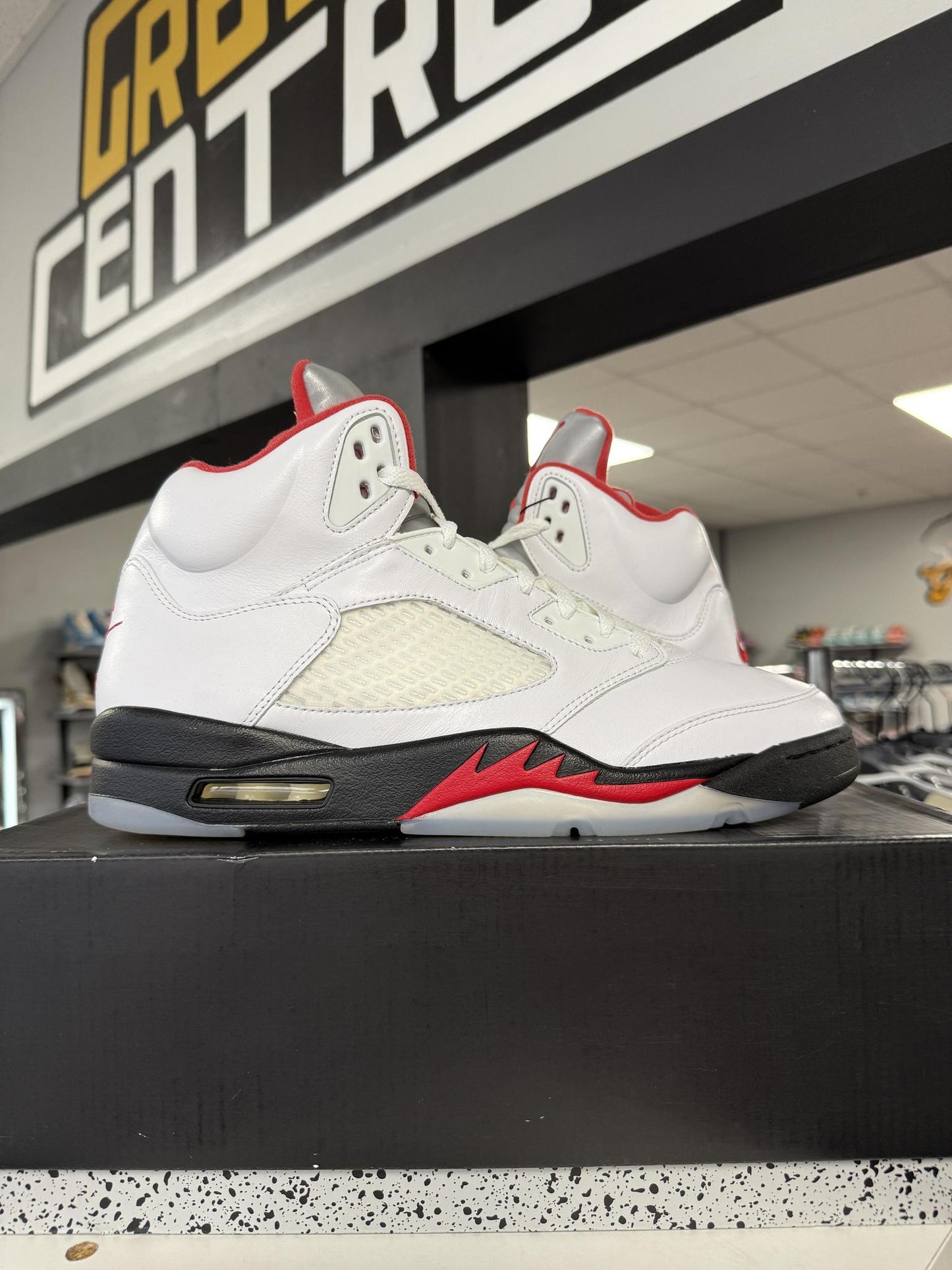 Jordan 5 "Fire Red" 2020 Used Size 12