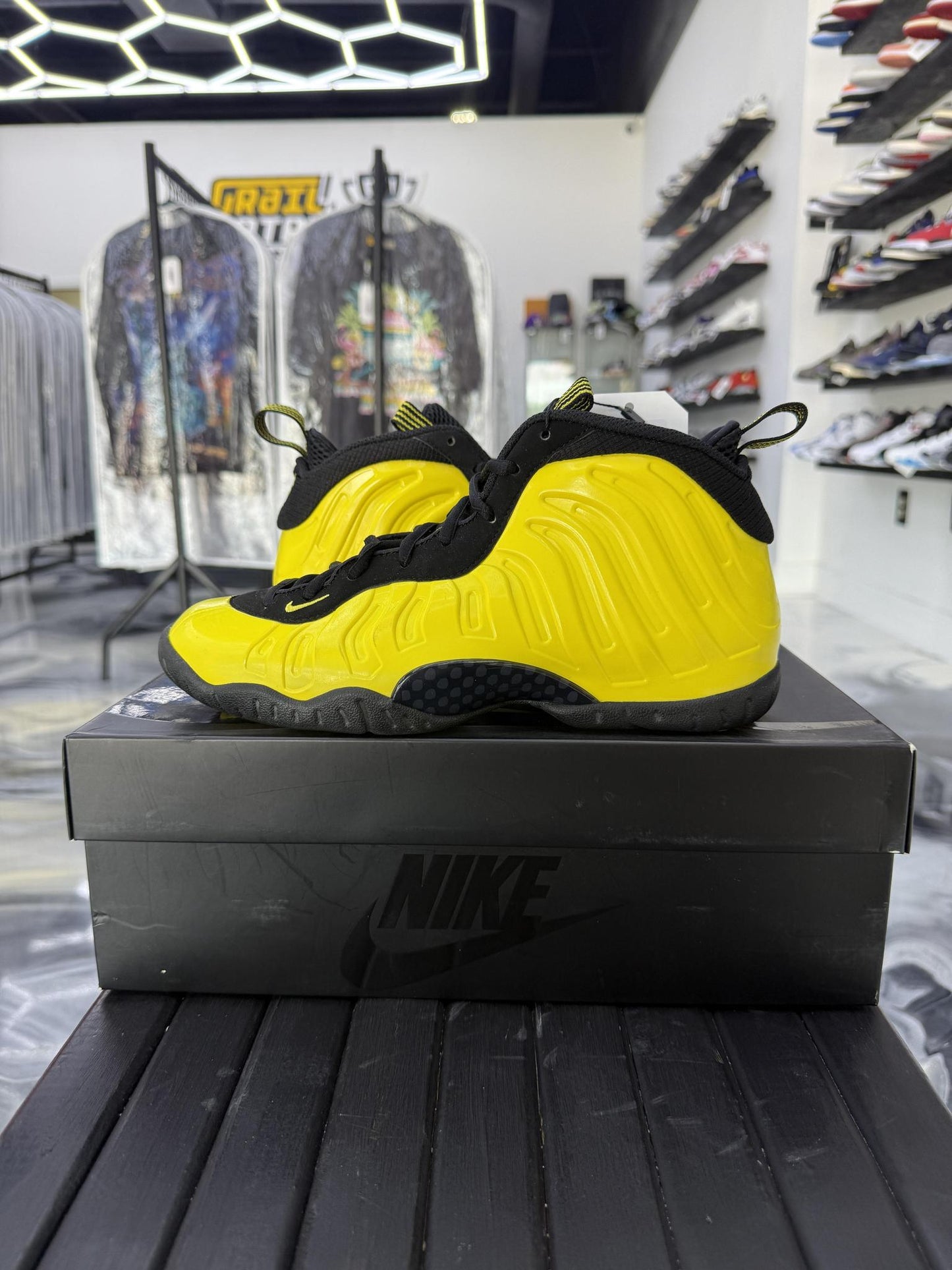 Nike Foamposite "Wu-Tang" Used Size 7Y/8.5W
