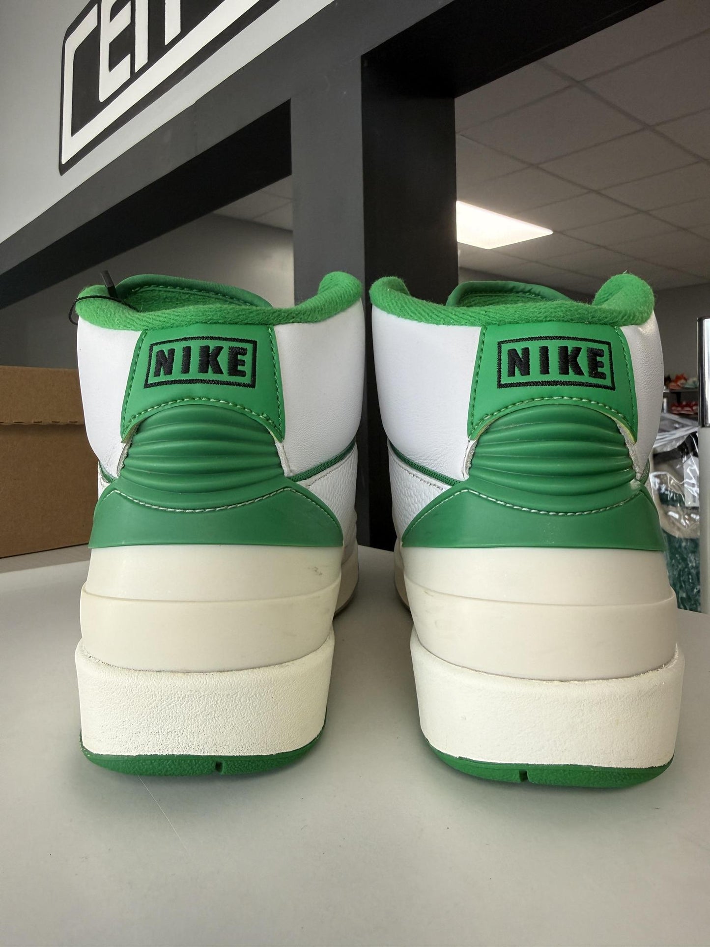 Jordan 2 "Lucky Green" Used Size 9.5