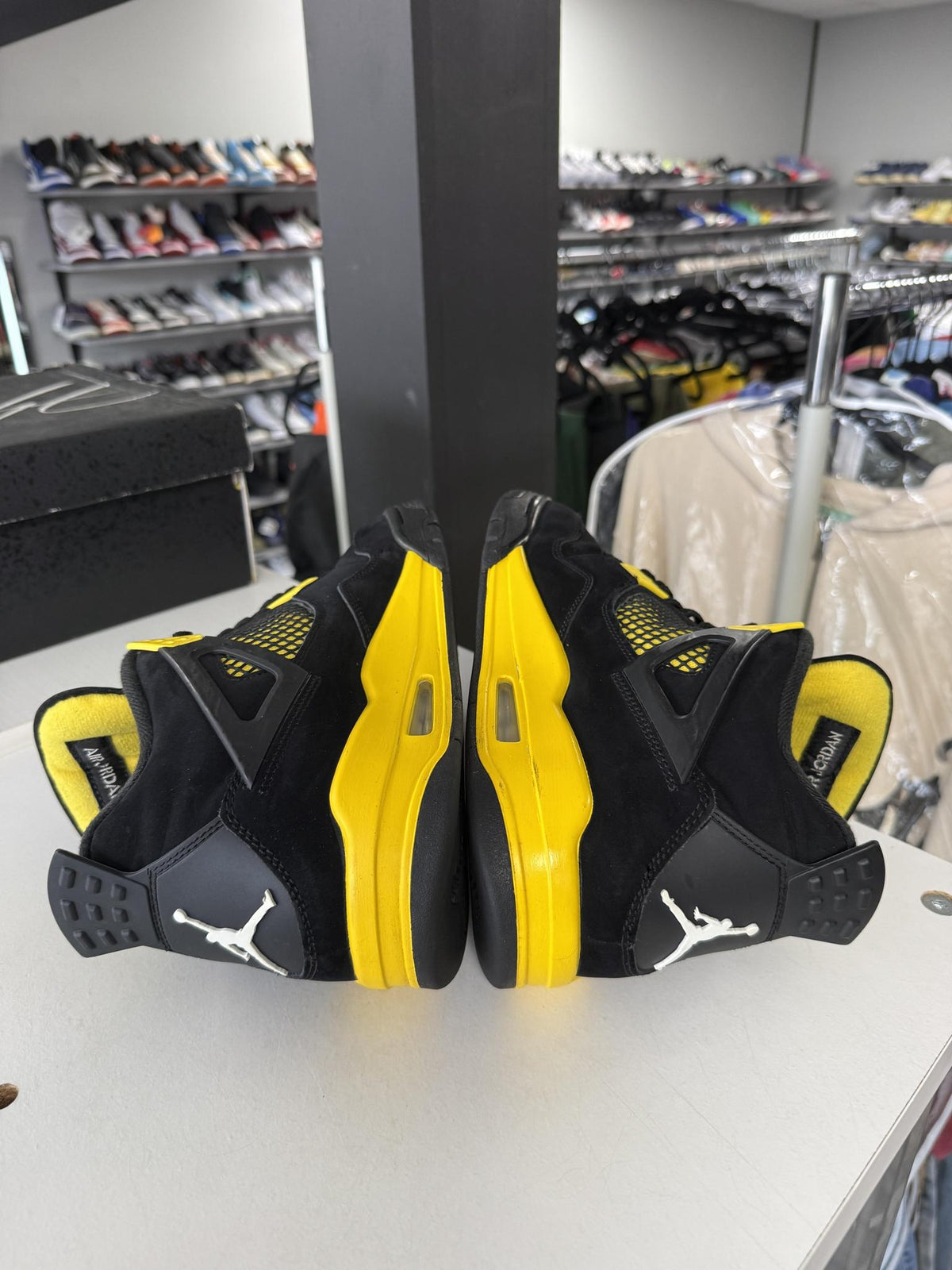 Jordan 4 "Thunder" Used Size 10.5