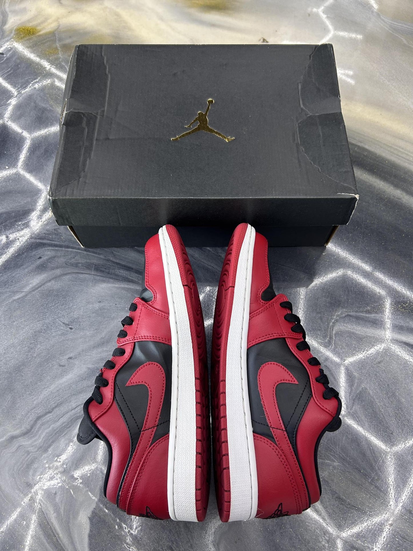 Jordan 1 Low "Reverse Bred" Used Size 9