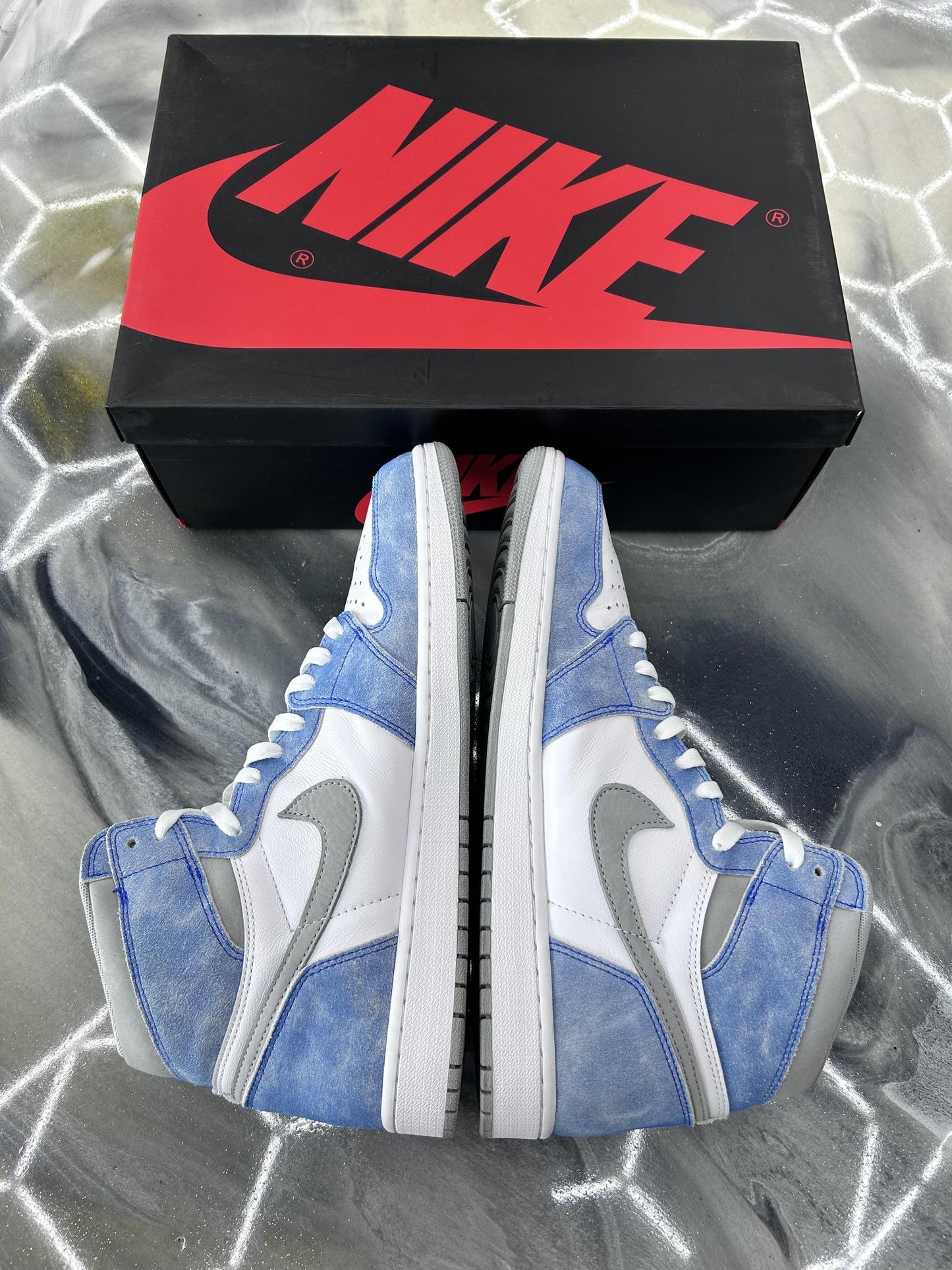 Jordan 1 "Hyper Royal" Used Size 13