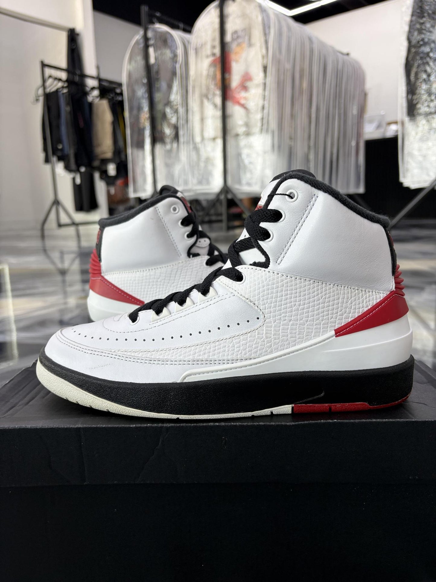 Jordan 2 "Chicago" Used Size 7Y/8.5W