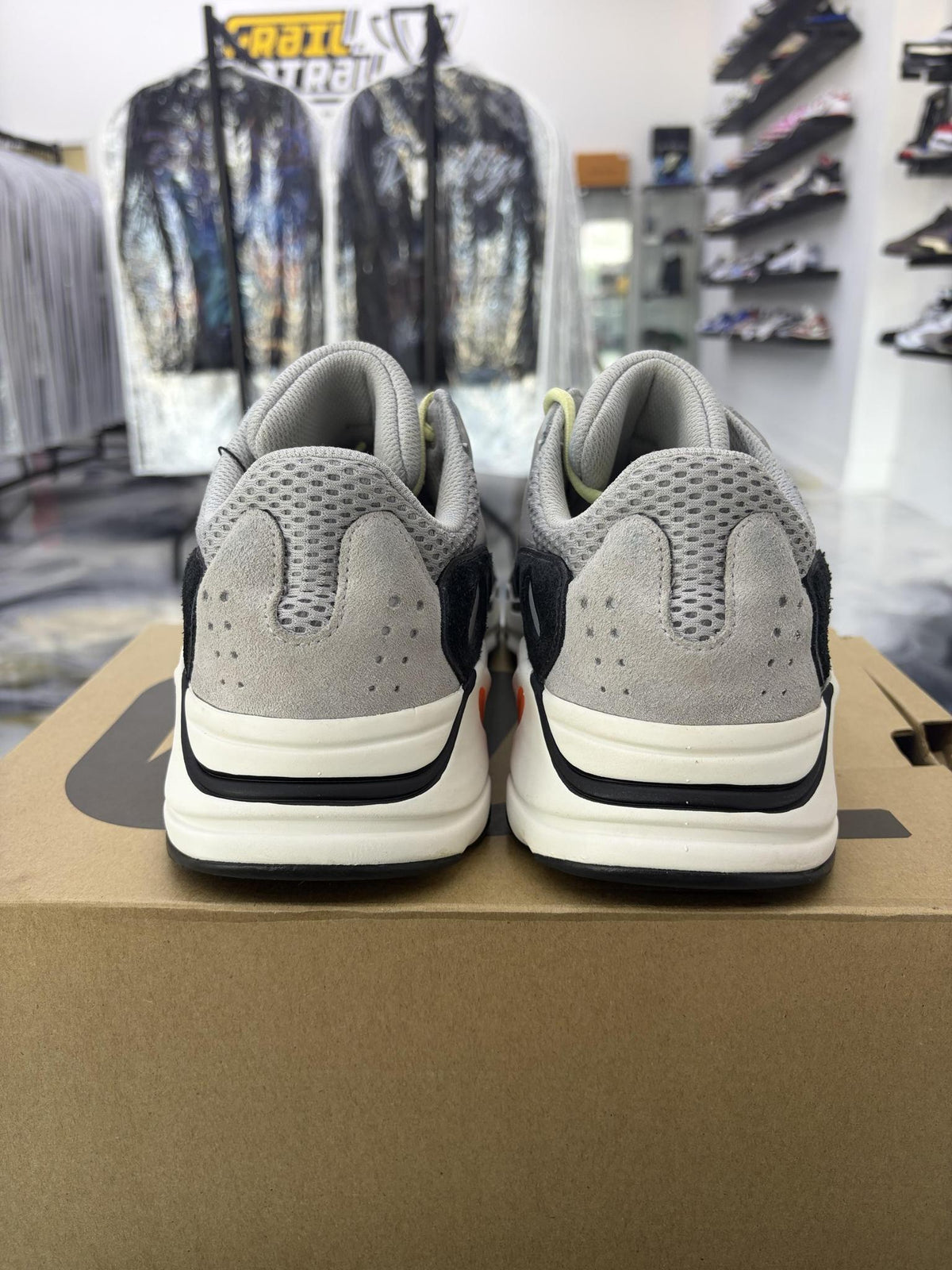 Yeezy 700 "Wave Runner" Used Size 10