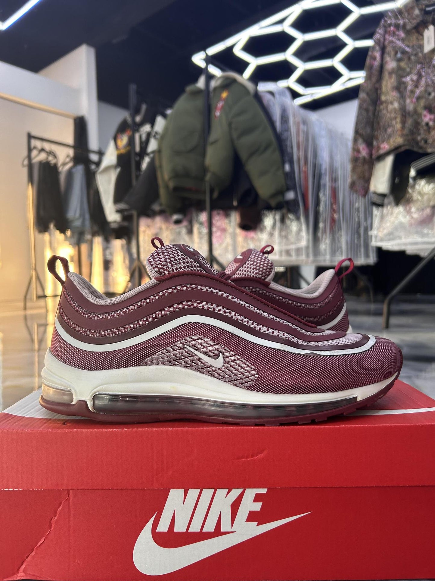 Nike Air Max 97 "Burgundy" Used Size 9