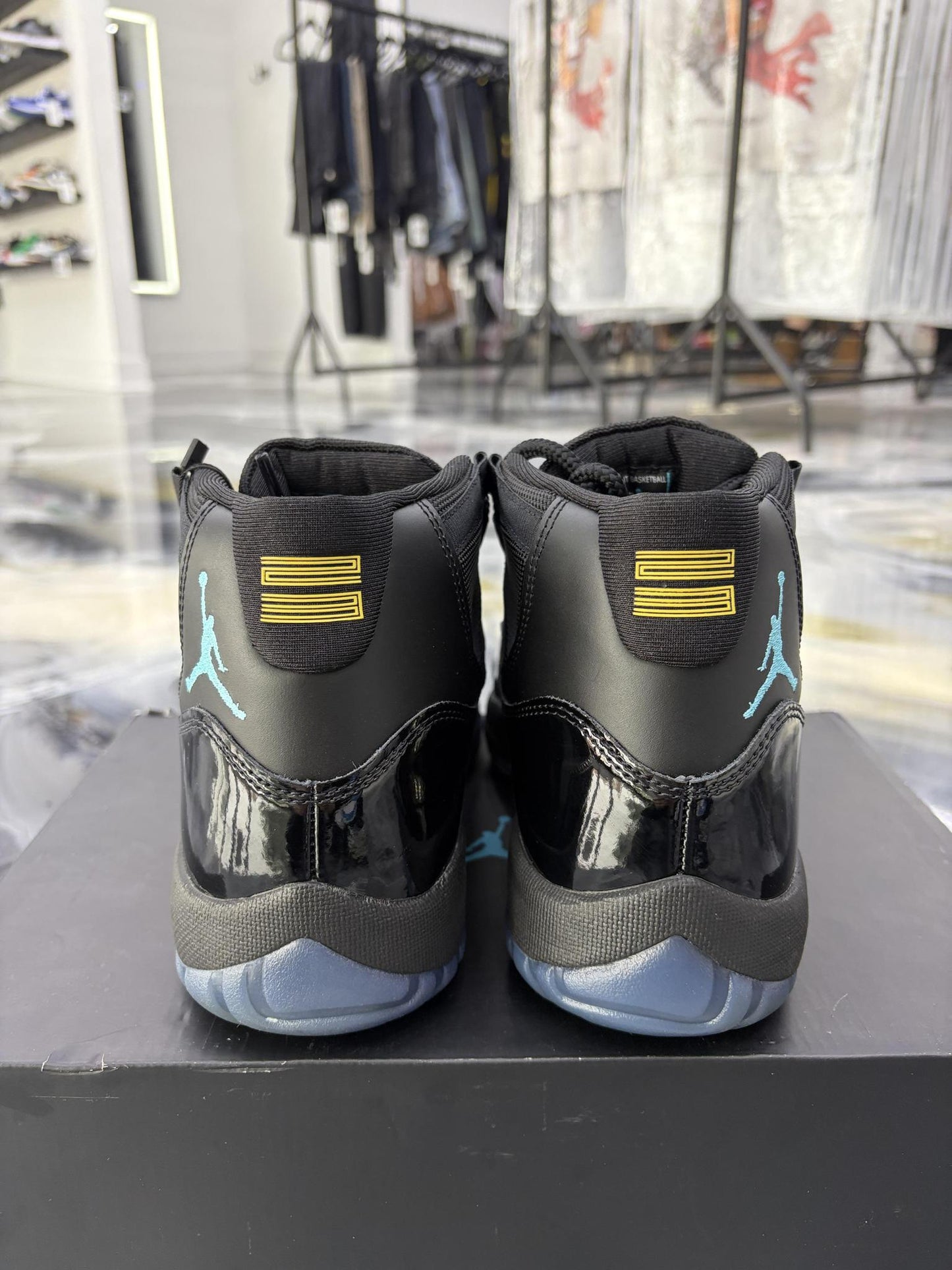 Jordan 11 "Gamma" Used Size 9