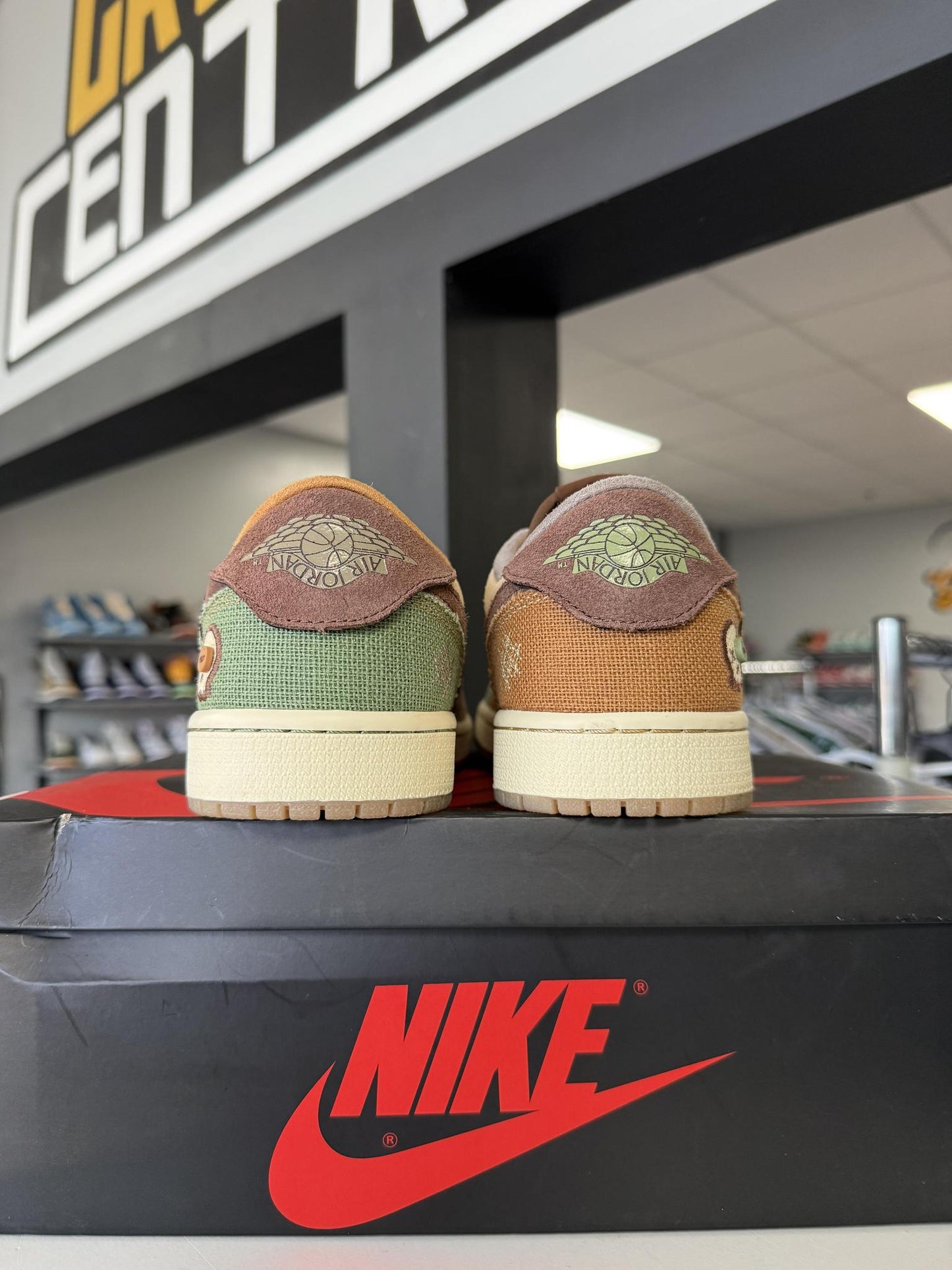 Jordan 1 Low x Zion Williamson "Voodoo" Used Size 9