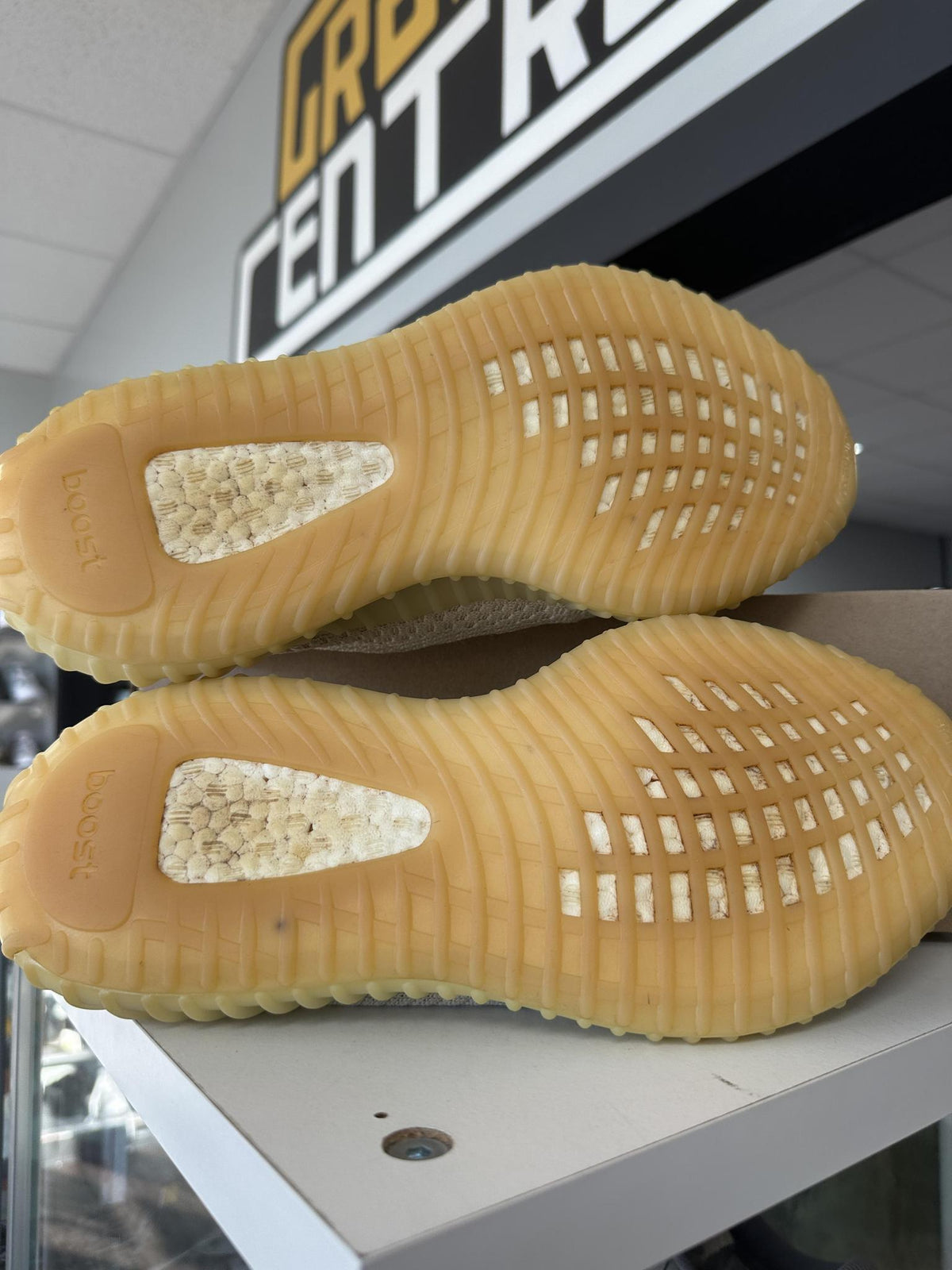 Adidas Yeezy 350 "Light" Used Size 10.5