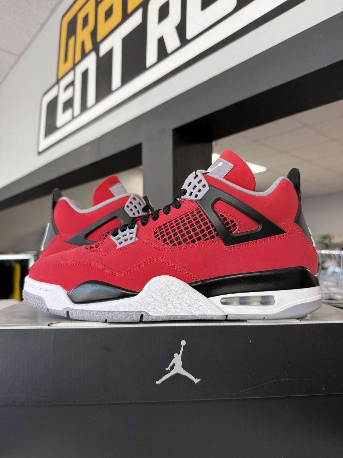 Jordan 4 "Toro" Used Size 10