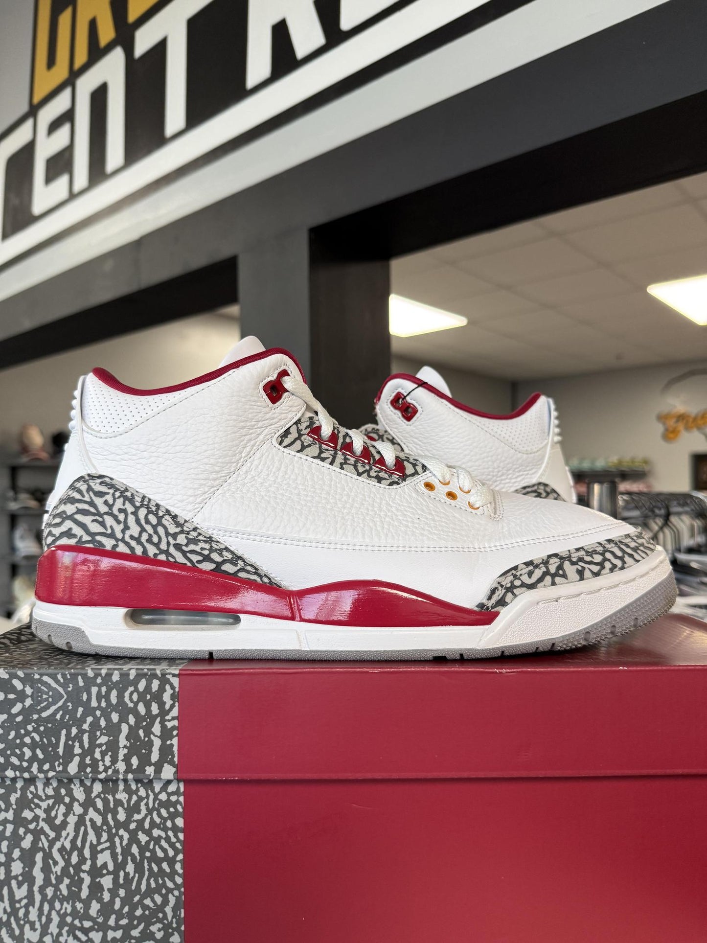 Jordan 3 "Cardinal" Used Size 12