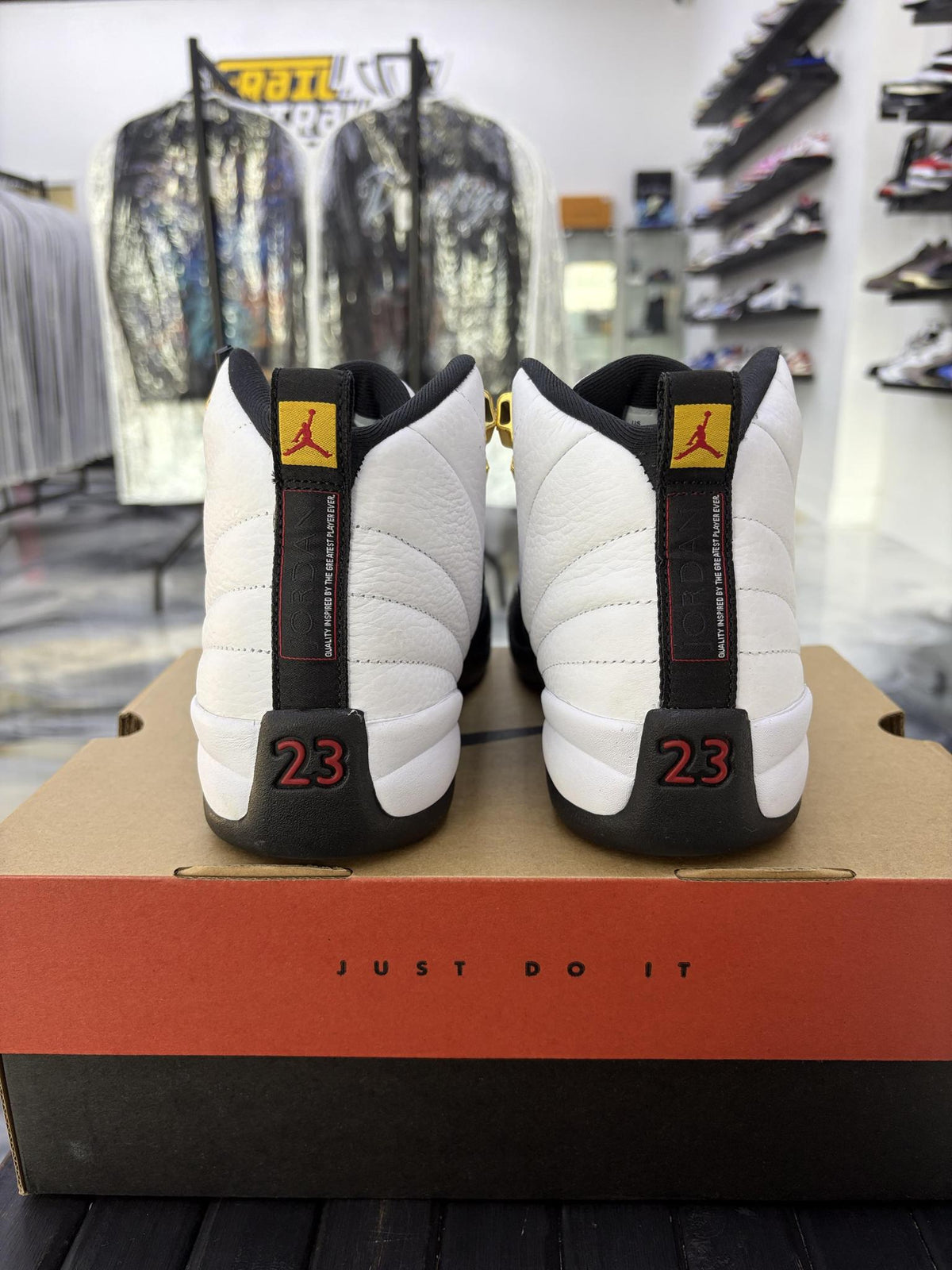 Jordan 12 "Taxi" Used Size 7Y/8.5W