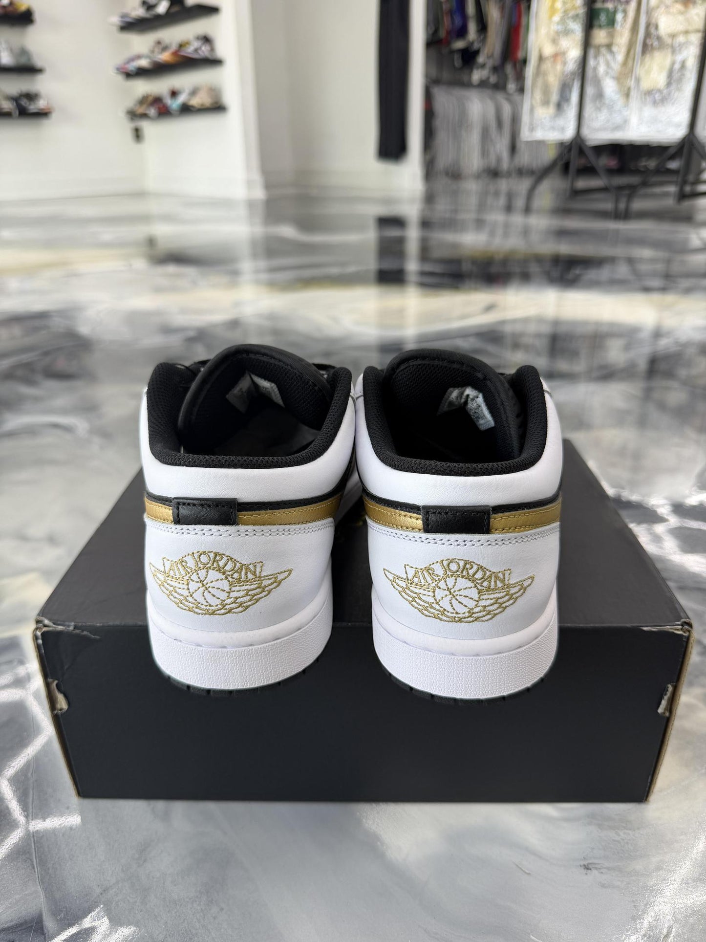 Jordan 1 Low "Black White Gold" Used Size 9