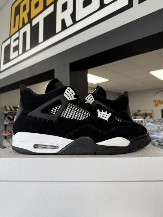 Jordan 4 "White Thunder" used Size 13