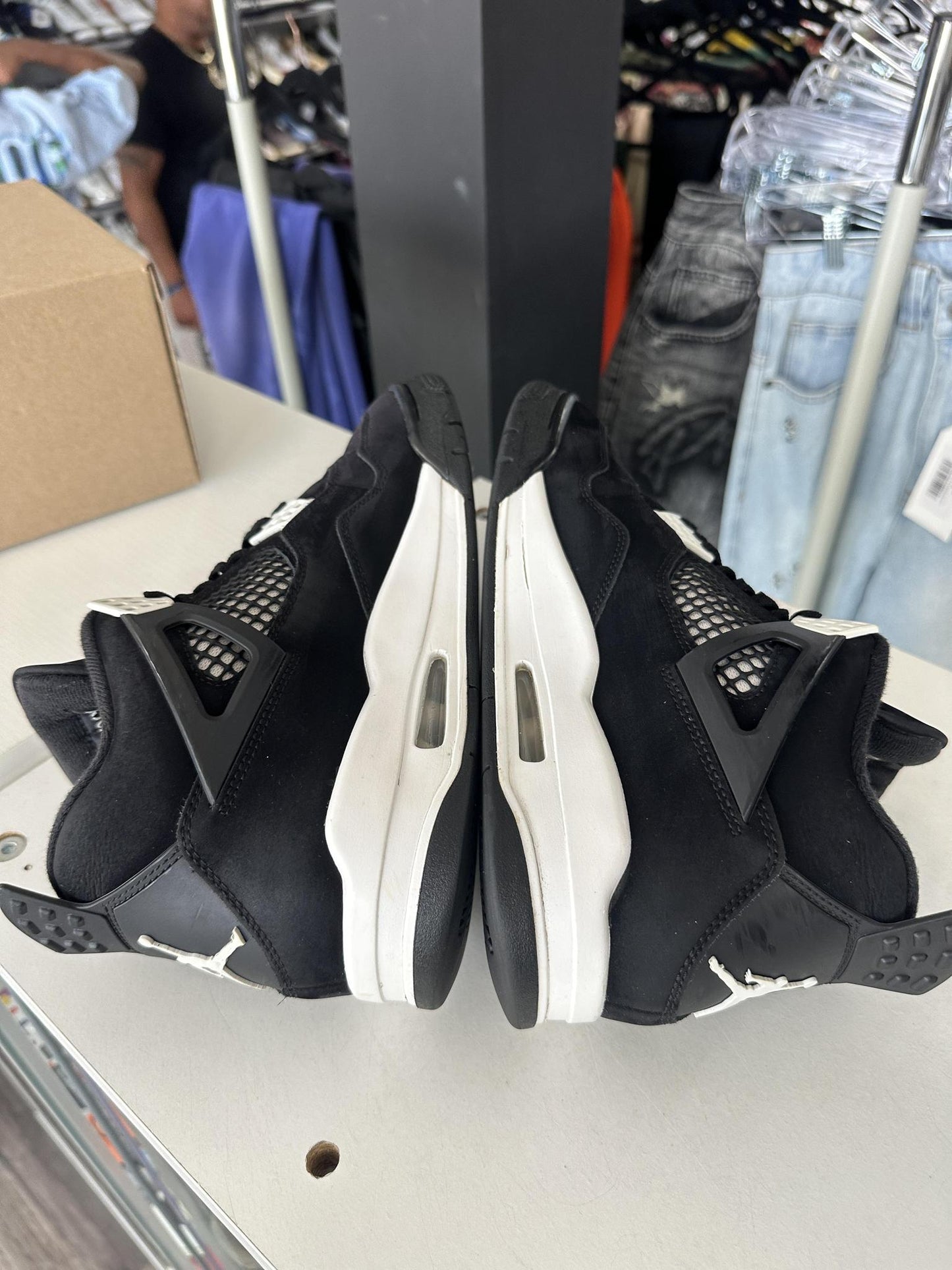 Jordan 4 "White Thunder" Size 9.5