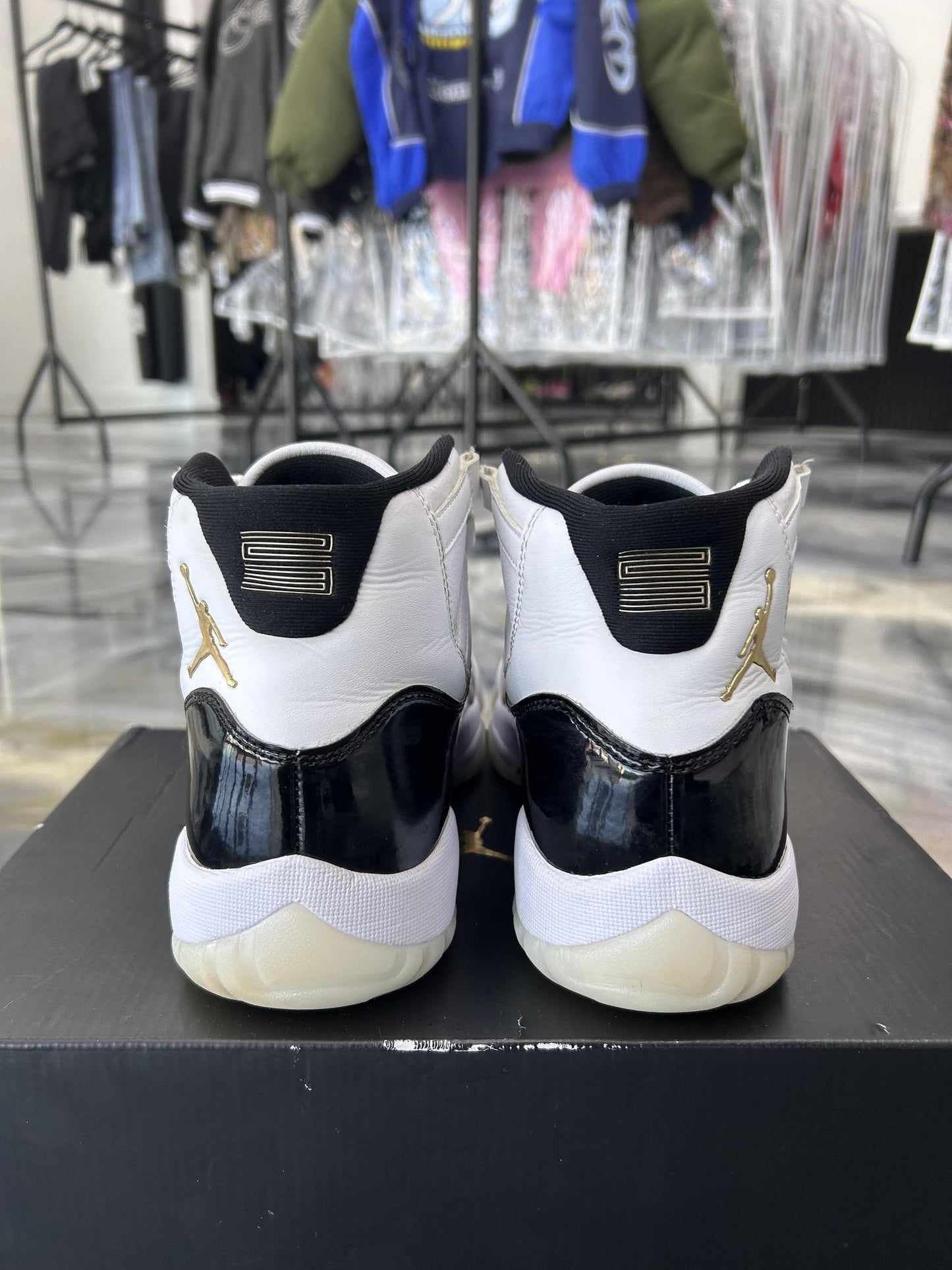 Jordan 11 "Gratitude" Used Size 9