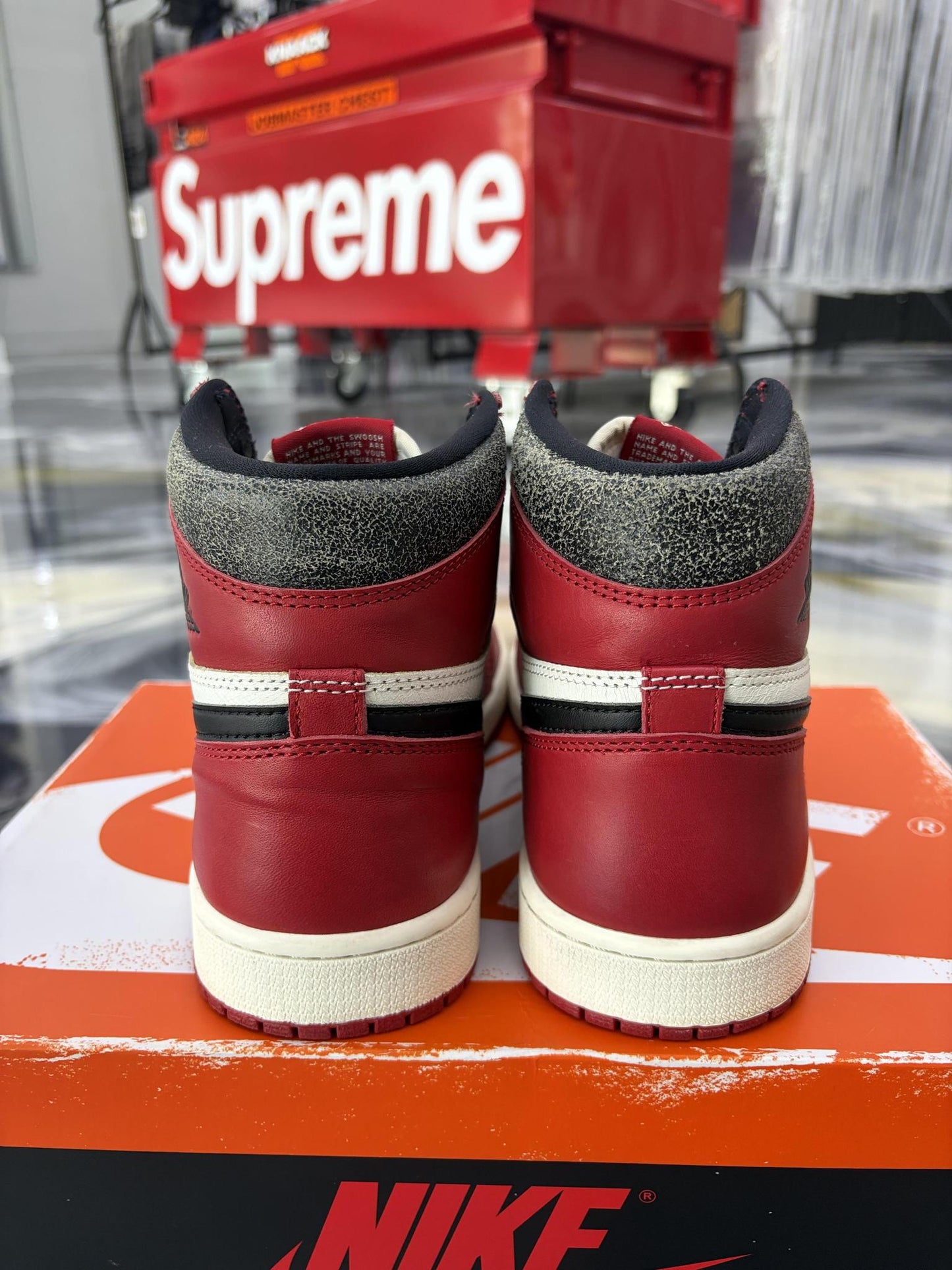 Jordan 1 "Chicago Lost & Found" Used Size 9