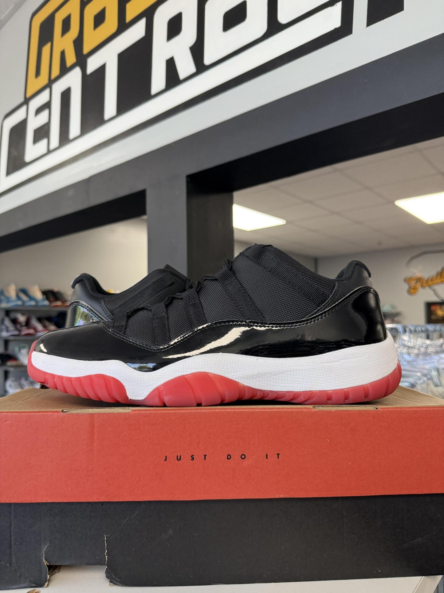 Jordan 11 Low "Bred" Used Size 13