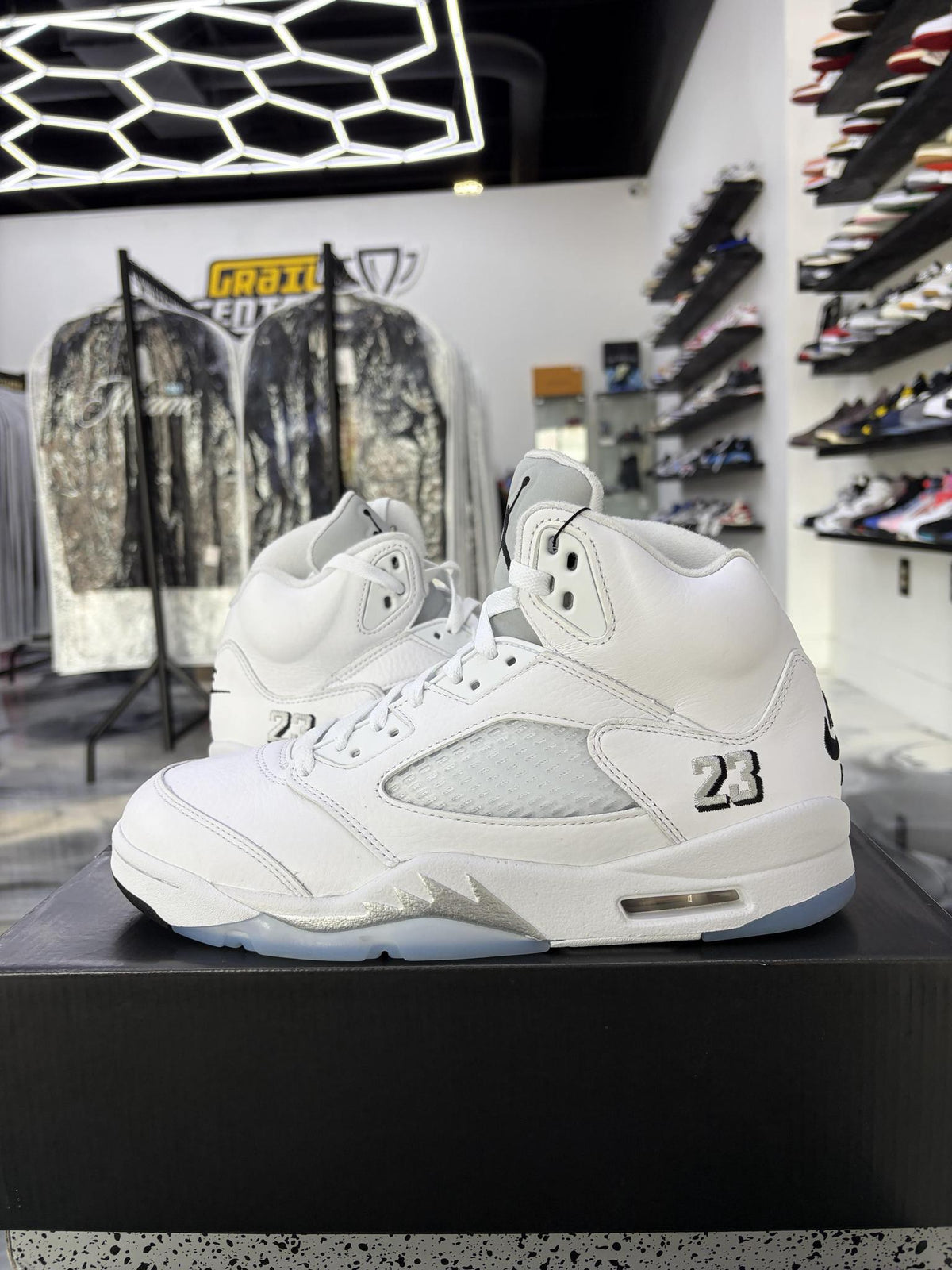 Jordan 5 "White Metallic" Used Size 9.5