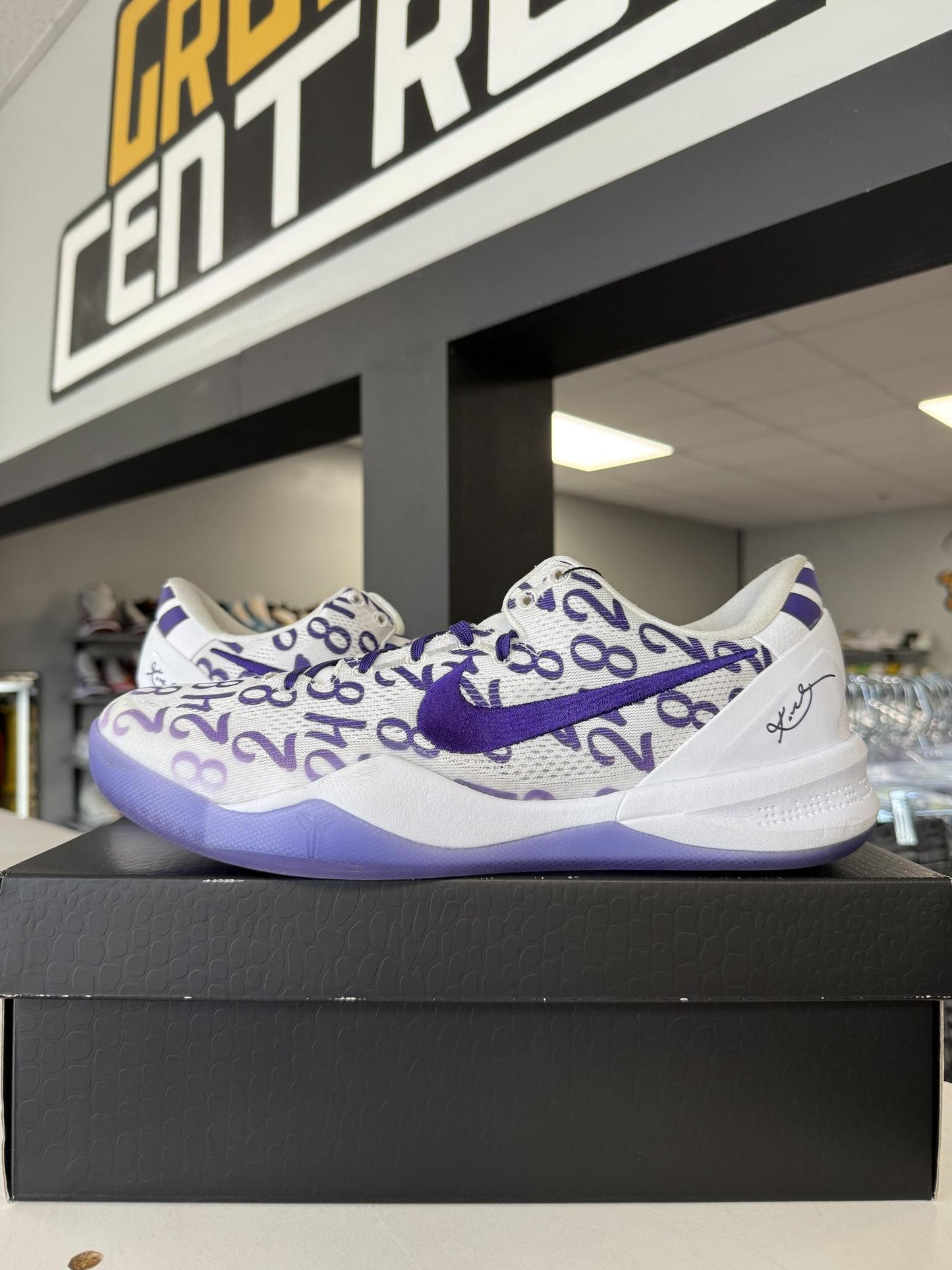 Kobe 8 "Court Purple" Used Size 12
