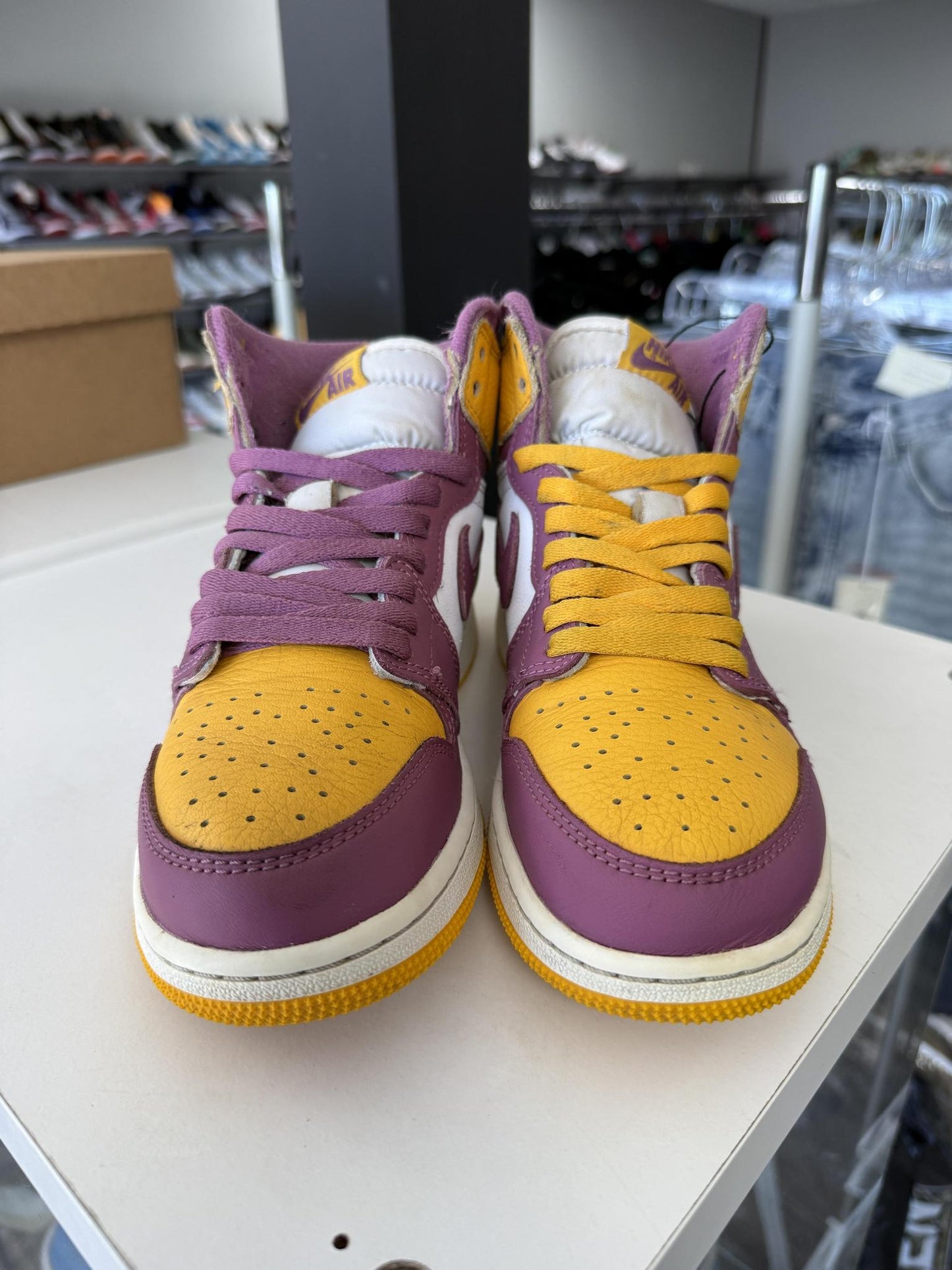 Jordan 1 "Brotherhood" Used Size 5.5Y/7W