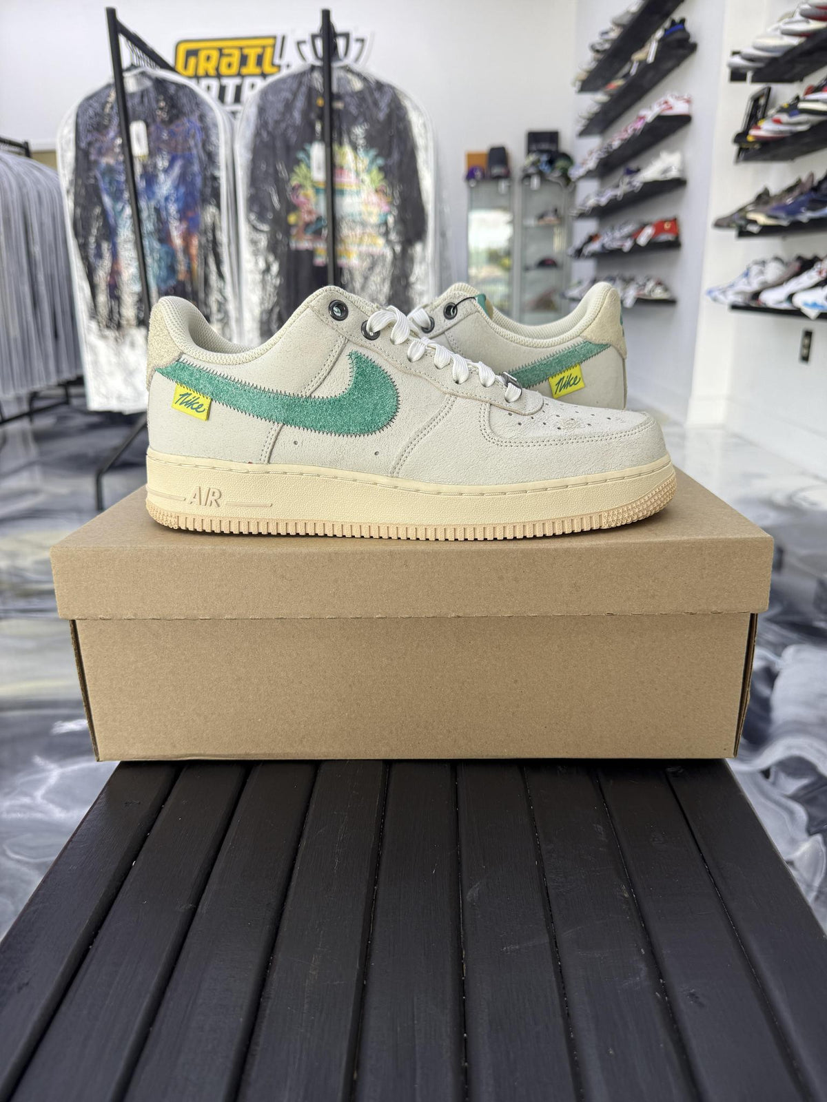 Nike Air Force 1 "Test of Time" Used Size 8.5