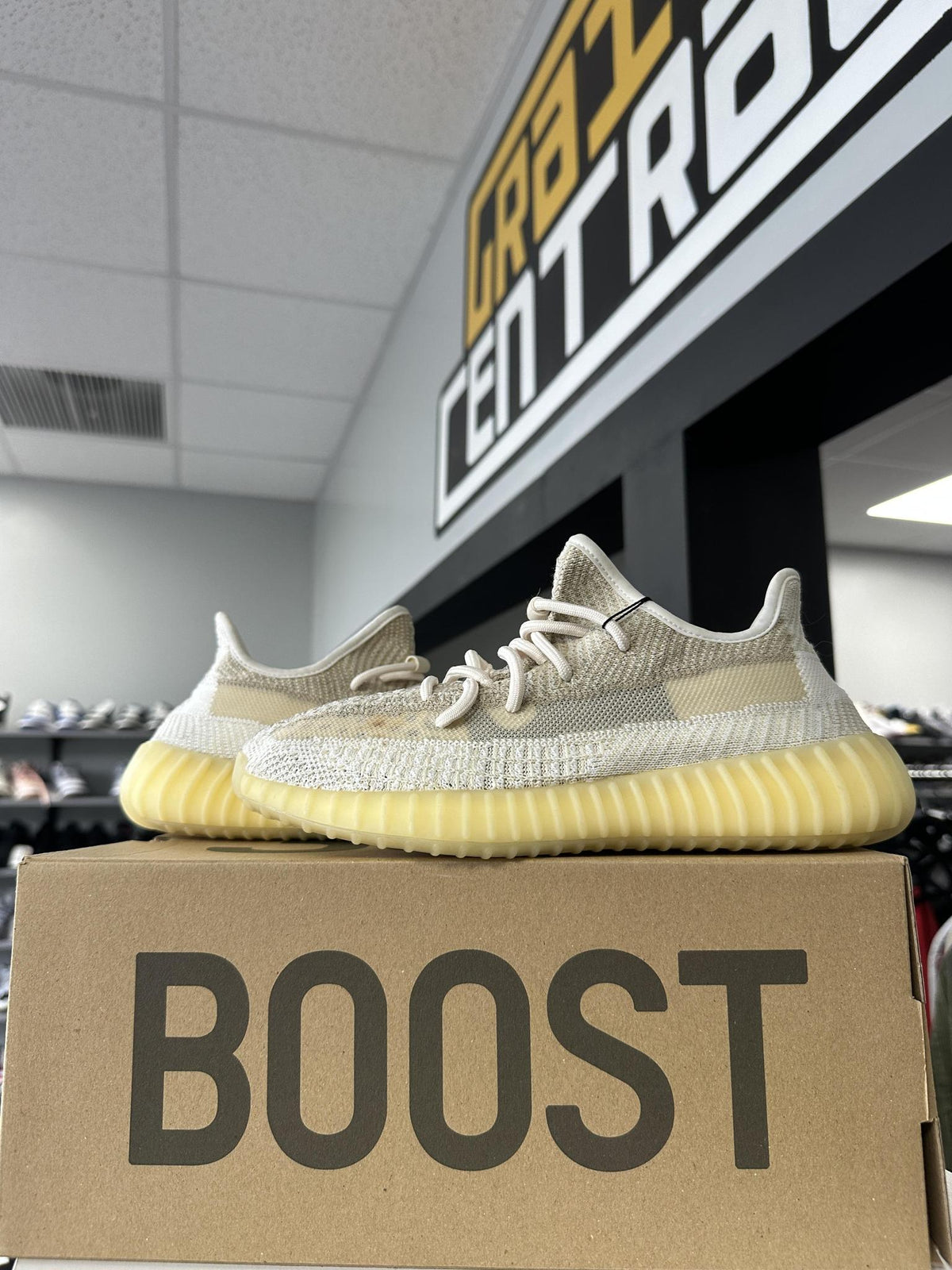 Adidas Yeezy 350 V2 "Natural" Used Size 6.5Y/8W