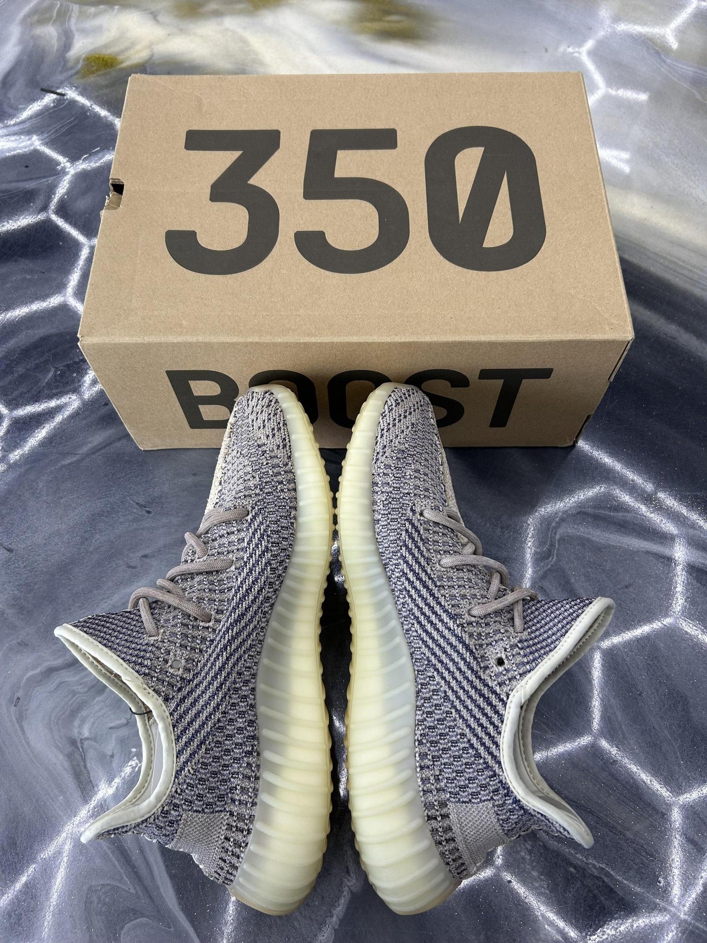 Adidas Yeezy 350 "Ash Pearl" Used Size 10