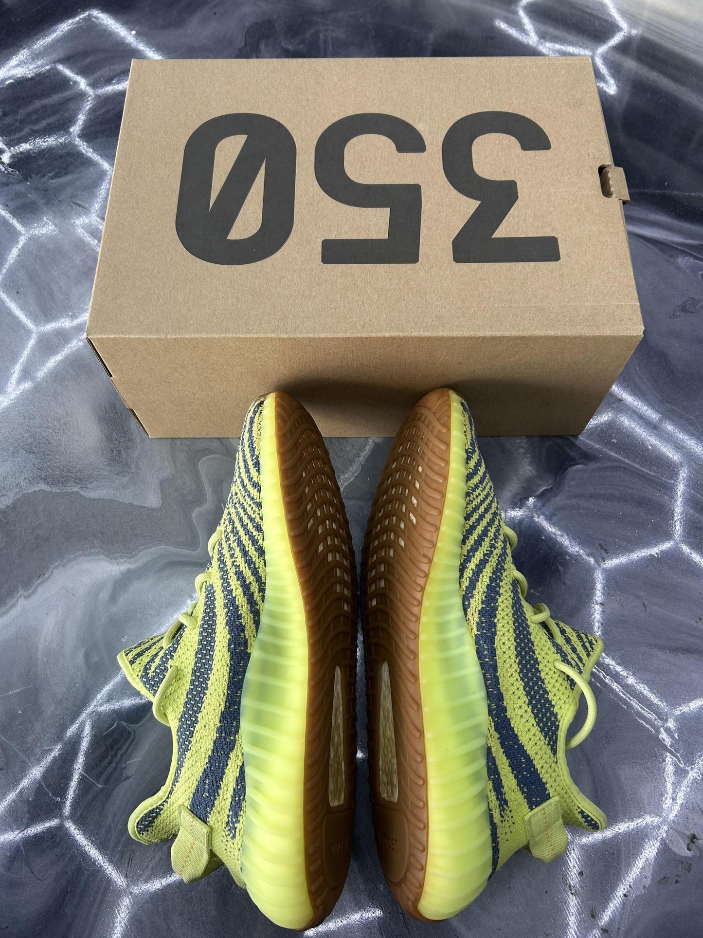 Yeezy 350 V2 "Frozen Yellow" Used Size 11