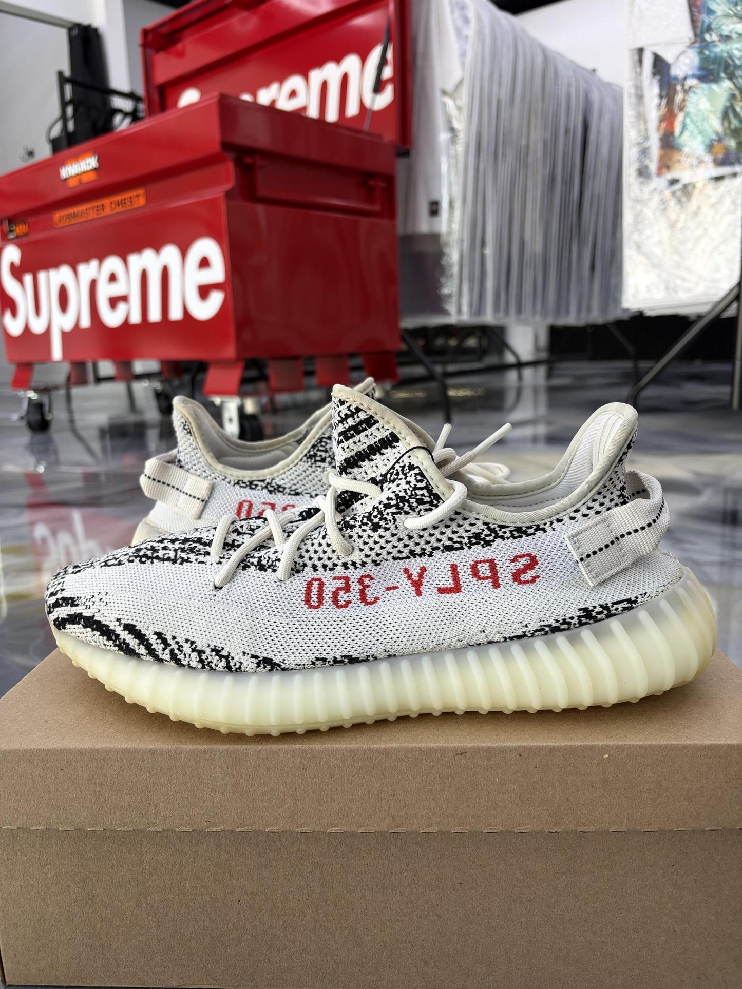 Yeezy 350 V2 "Zebra" Used Size 11