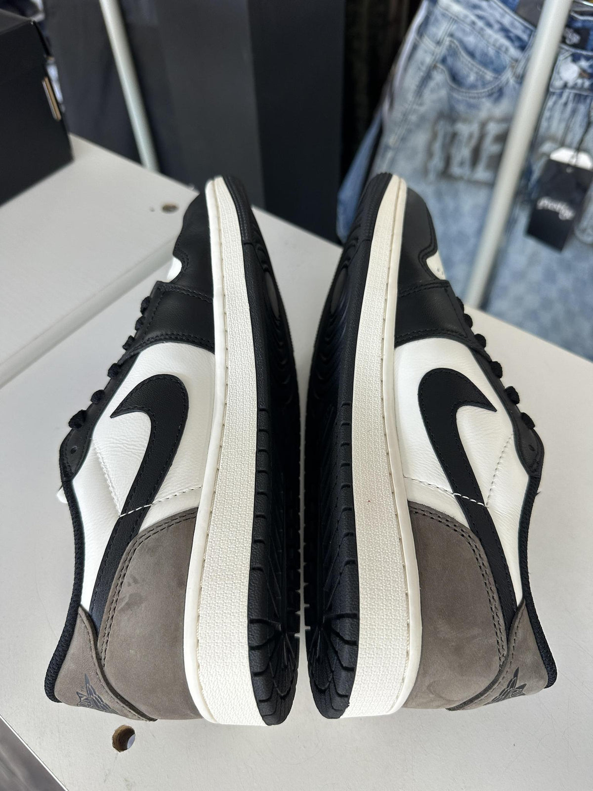 Jordan 1 Low Mocha Used
