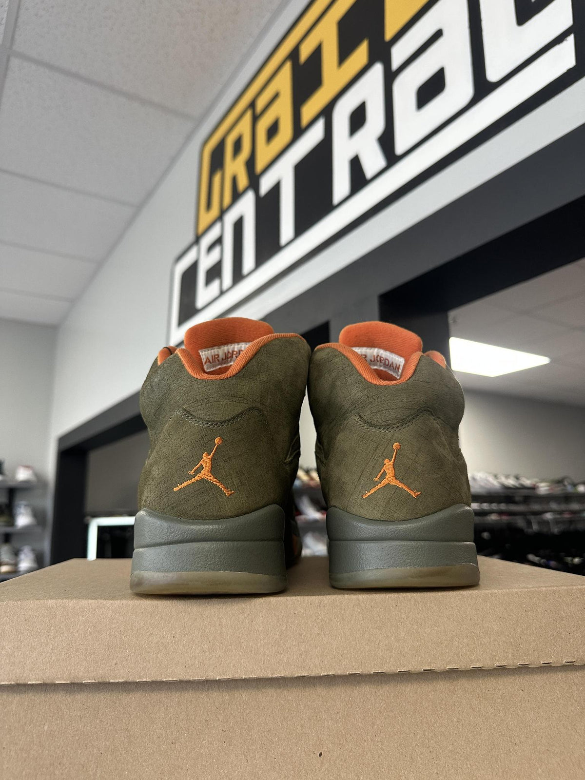 Jordan 5 "Olive" Size 10.5 Used