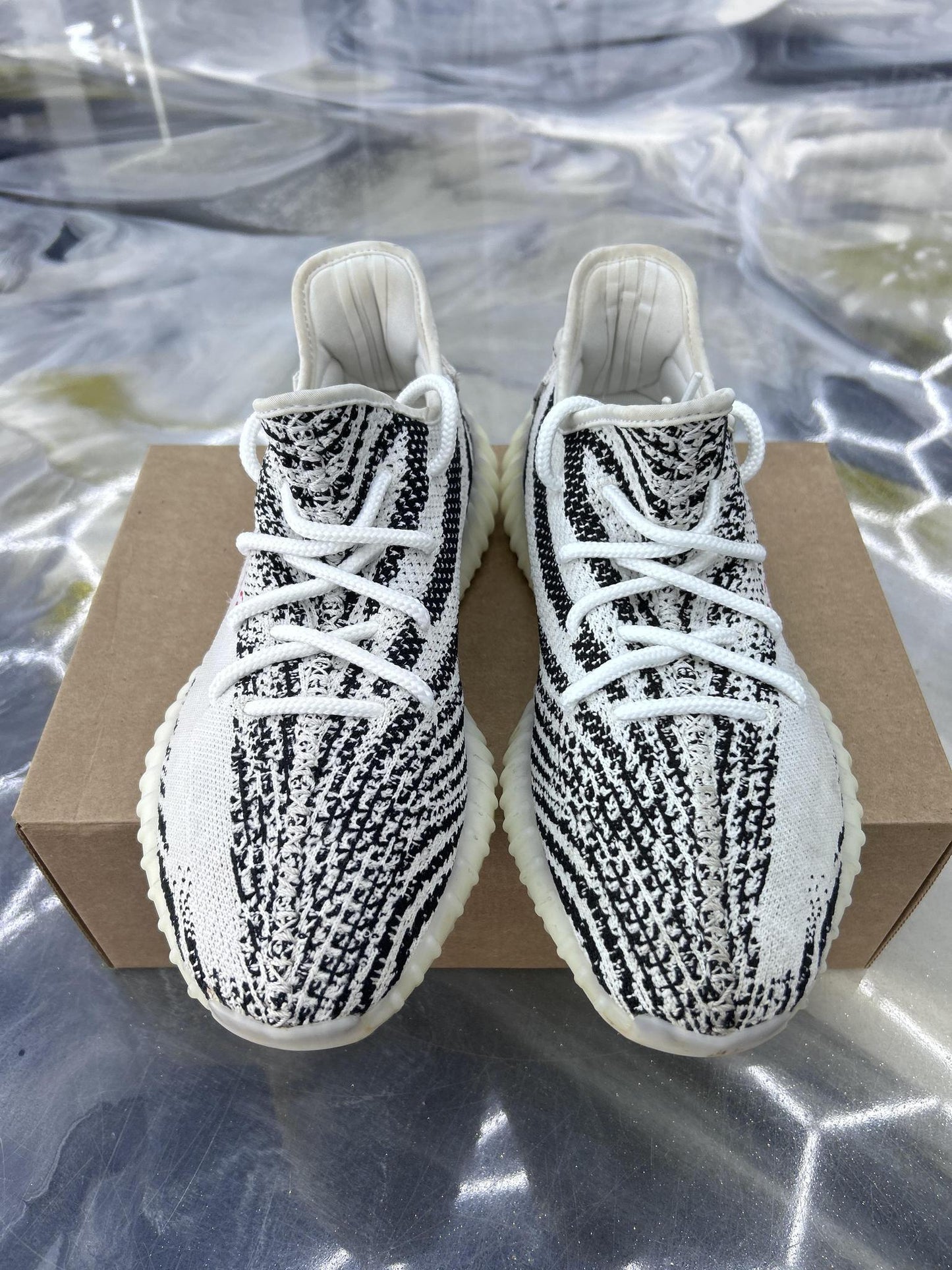 Yeezy 350 "Zebra" Used Size 10.5