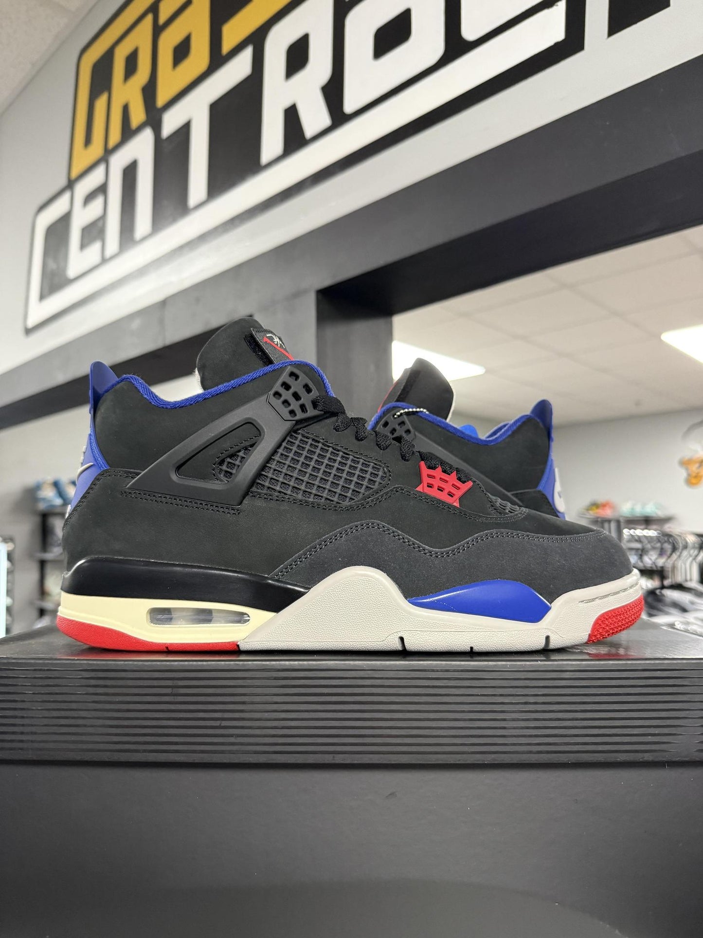 Jordan 4 "Rare Air" Used Size 11.5
