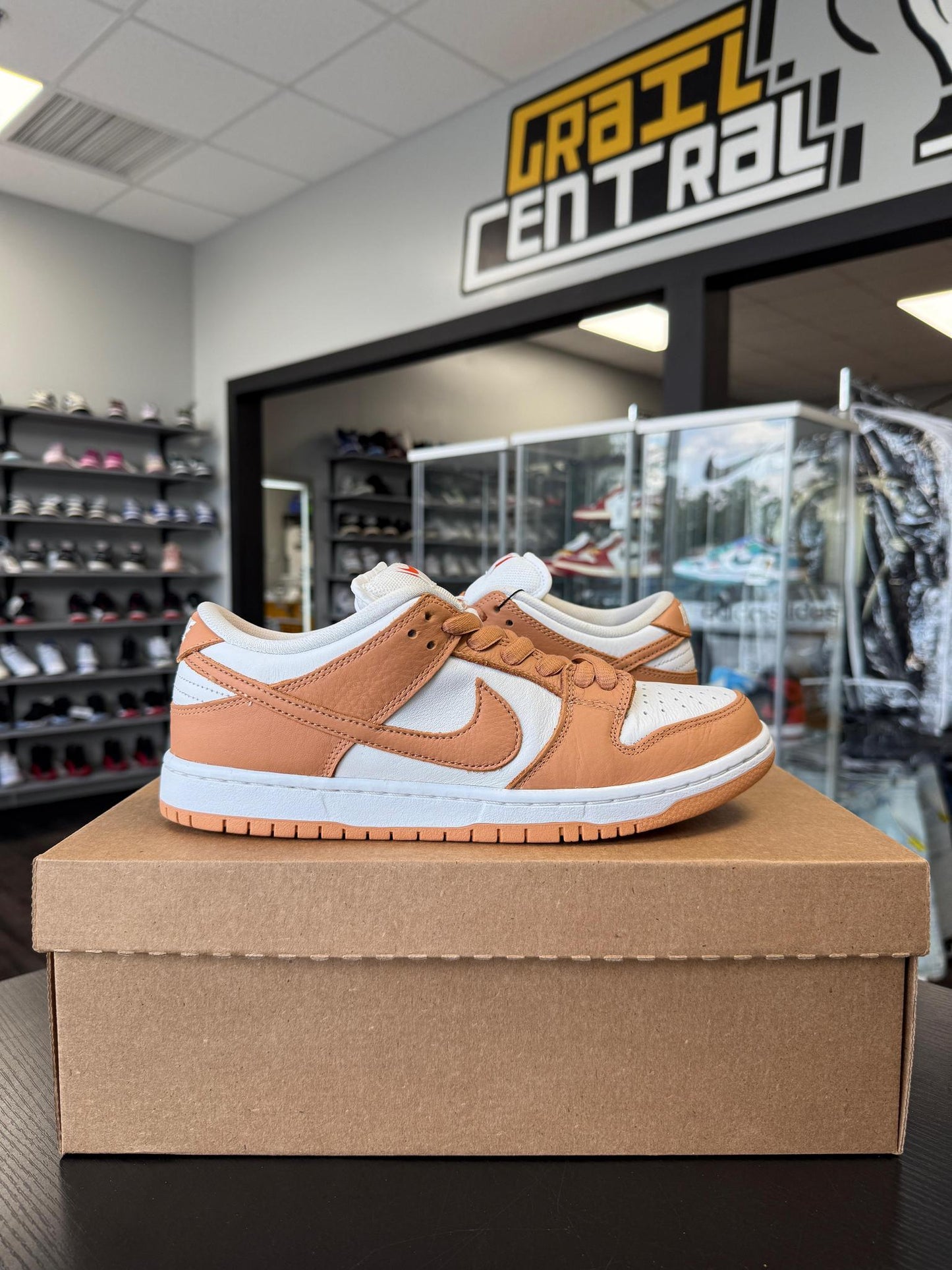 Nike Sb Dunk Low Light Congnac Used Size 8.5