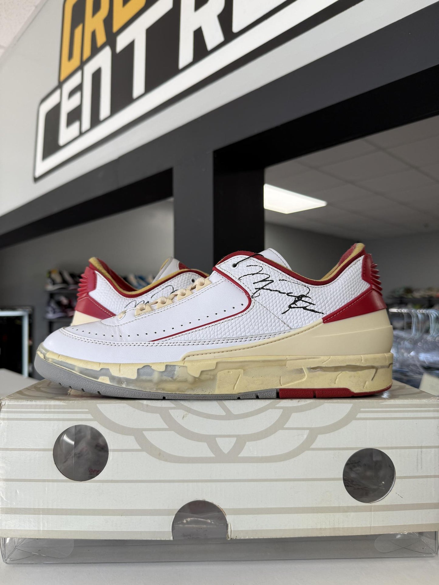 Jordan 2 Low x Off White "Chicago" Used Size 10.5