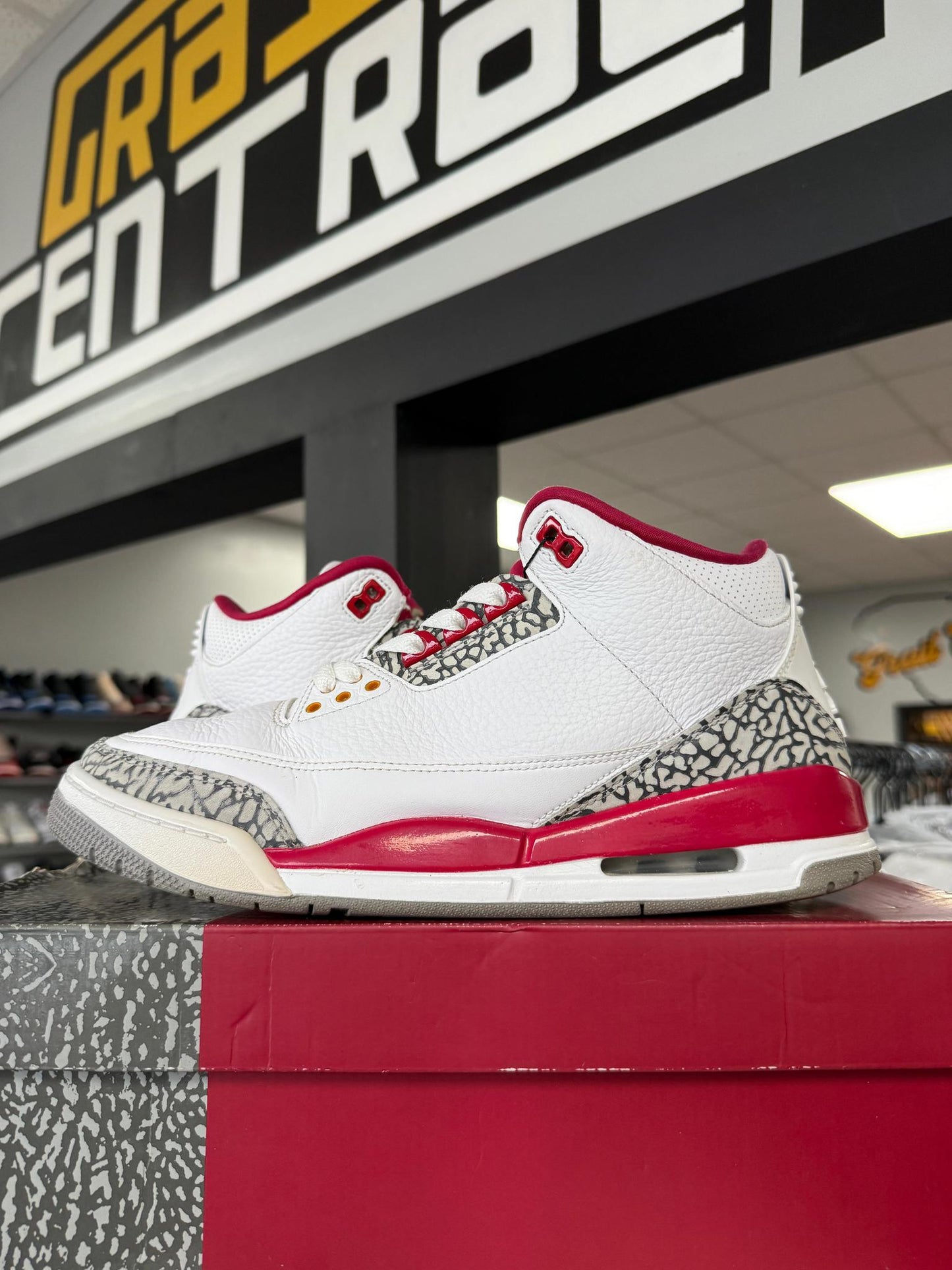 Jordan 3 "Cardinal" Used Size 11