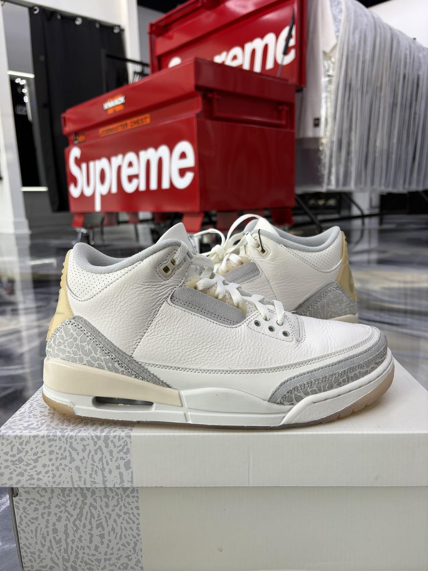 Jordan 3 "Craft Ivory" Used Size 9