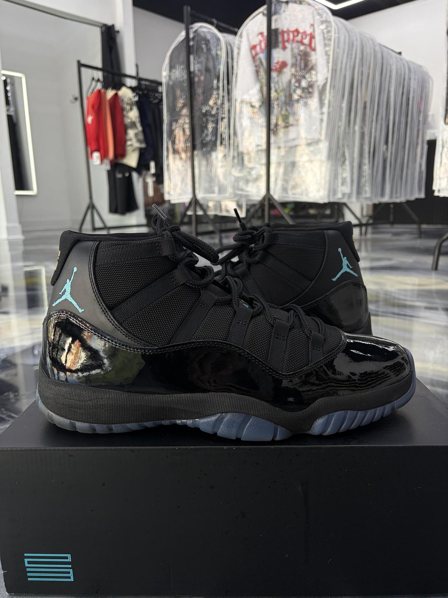 Jordan 11 "Gamma" Used Size 13