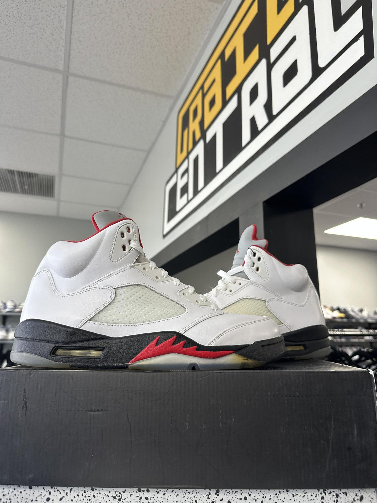 Jordan 5 "Fire Red" Size 12 Used