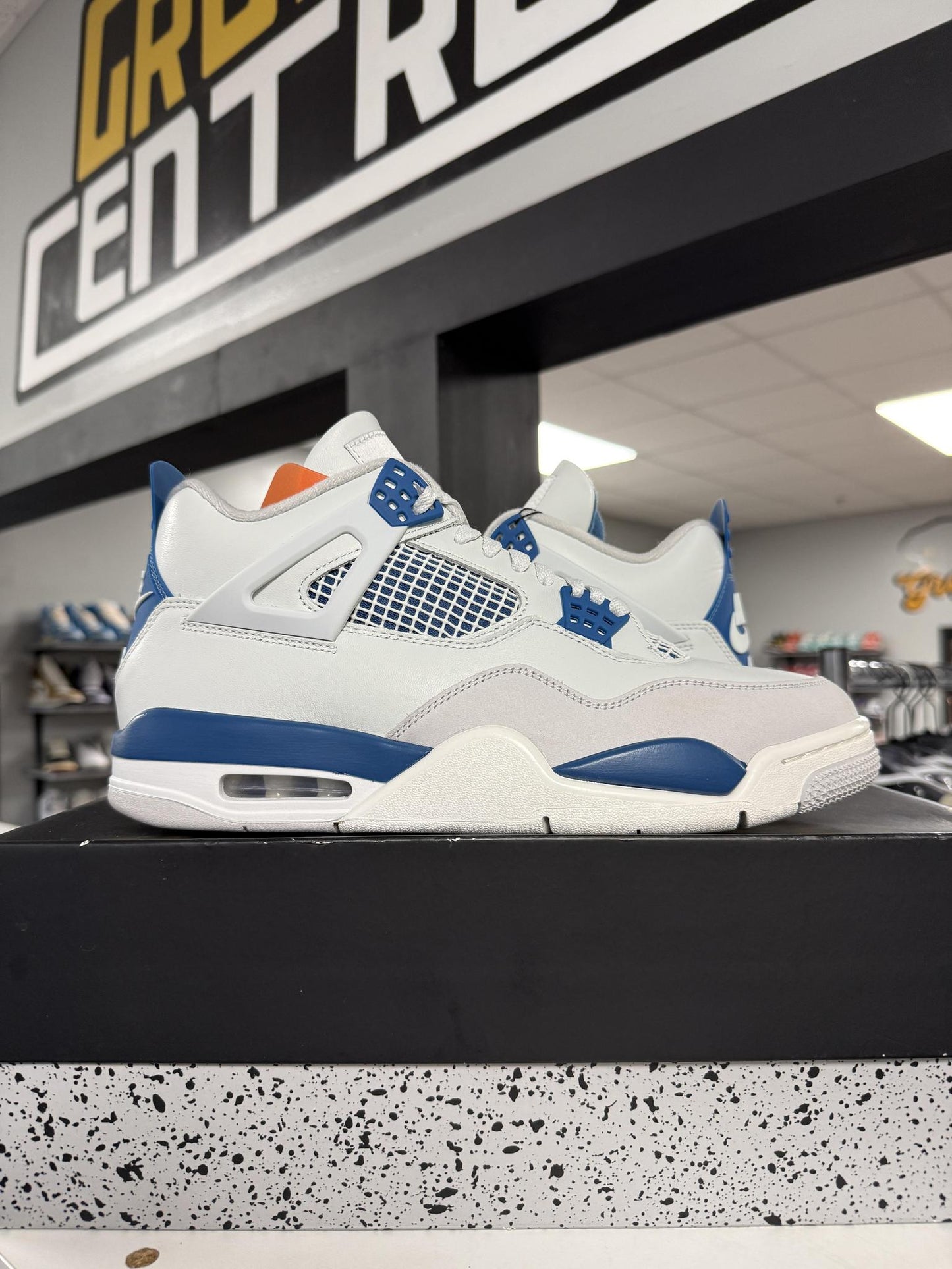Jordan 4 "Military Blue" Used Size 11