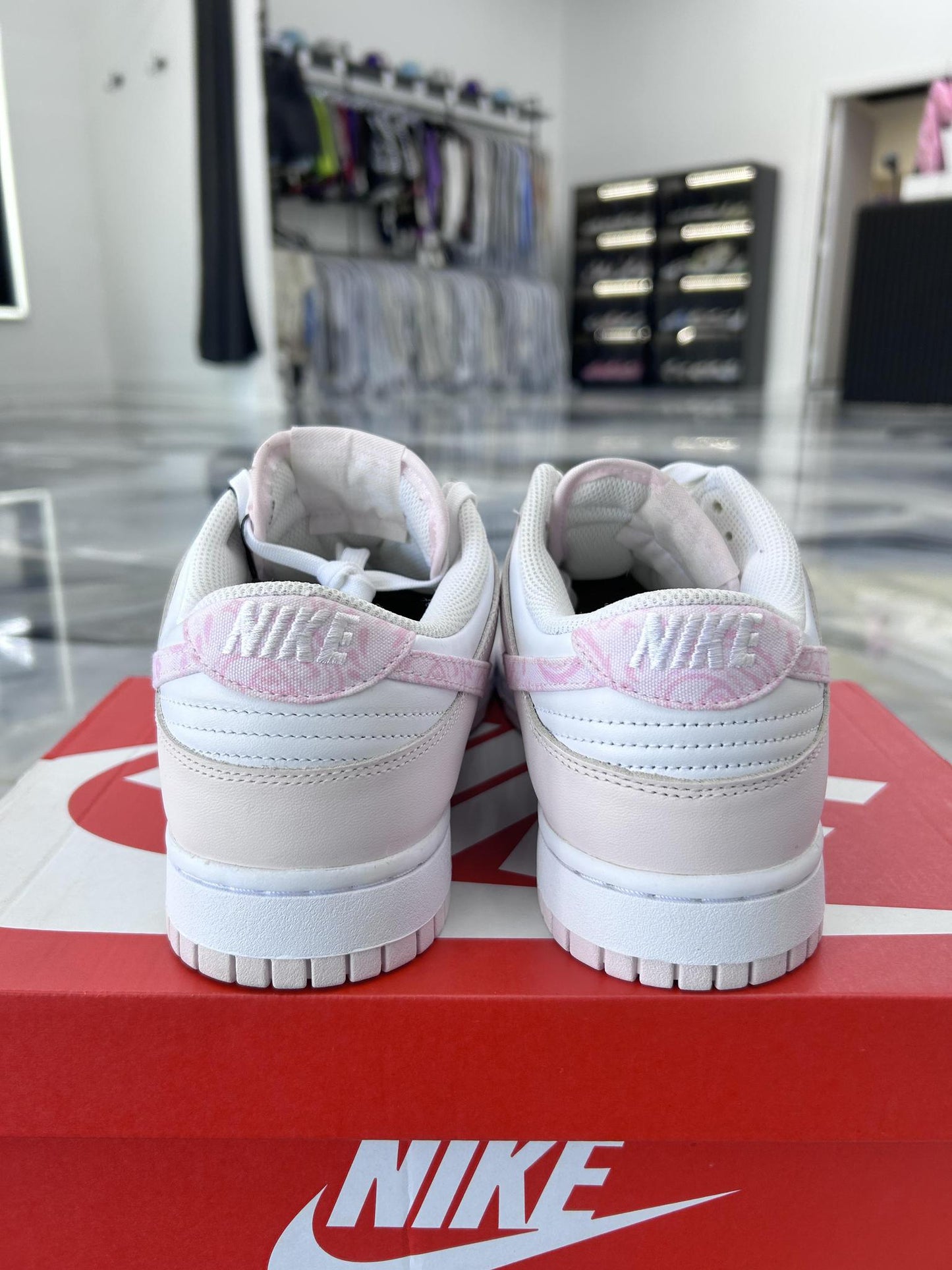 Nike Dunk Low "Pink Paisley" Used Size 9.5
