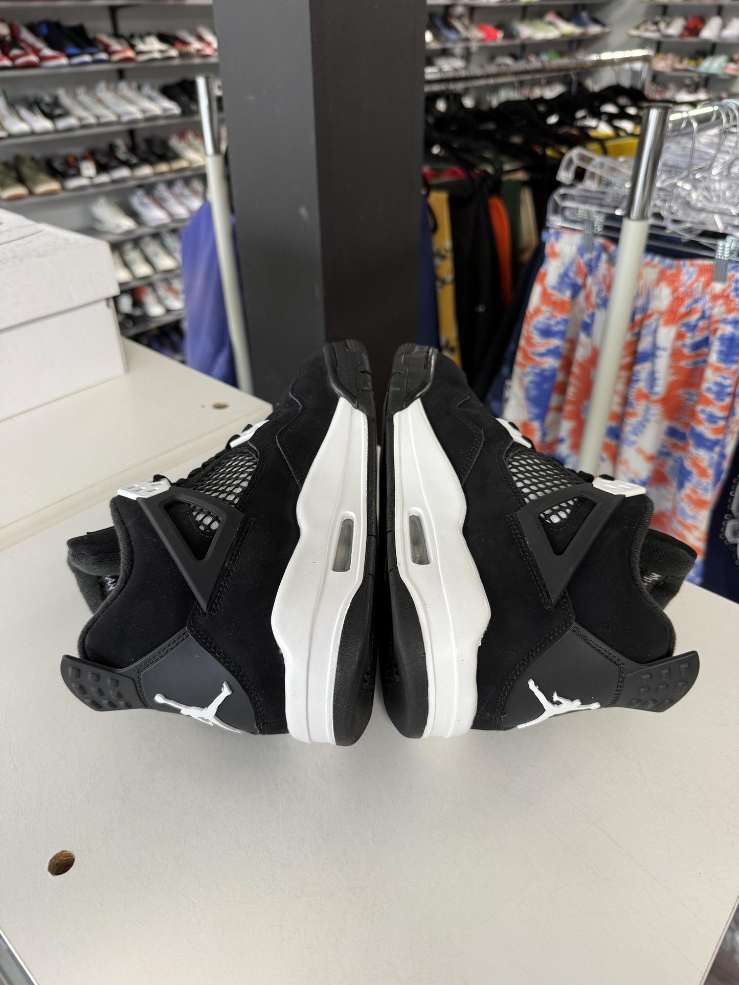 Jordan 4 "White Thunder" Used Size 6.5Y/8W