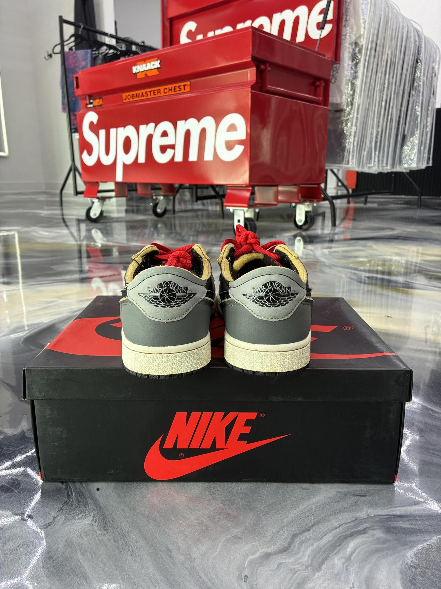 Jordan 1 Low "Black Smoke Grey" Used Size 9