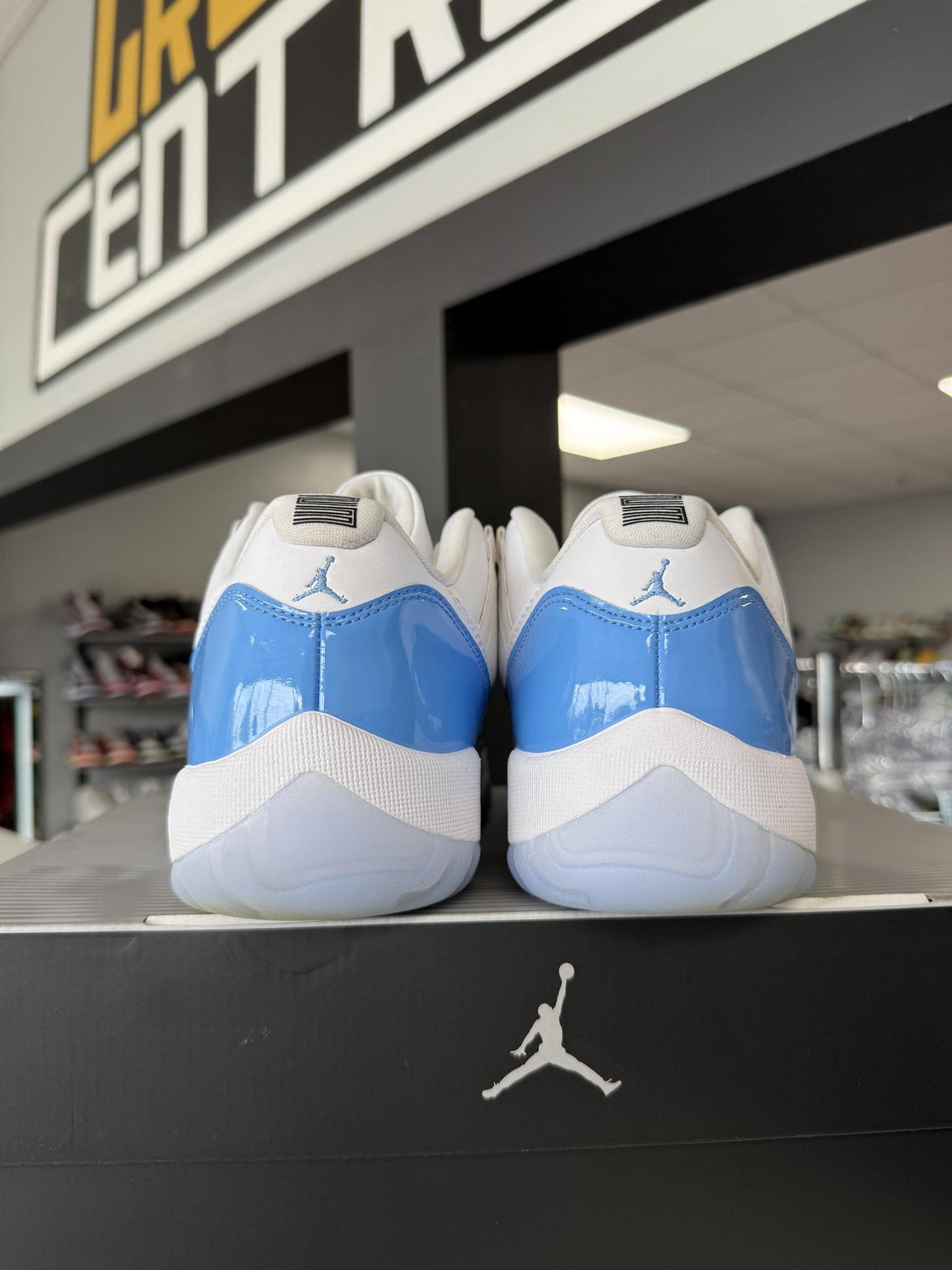 Jordan 11 Low "UNC" Used Size 11
