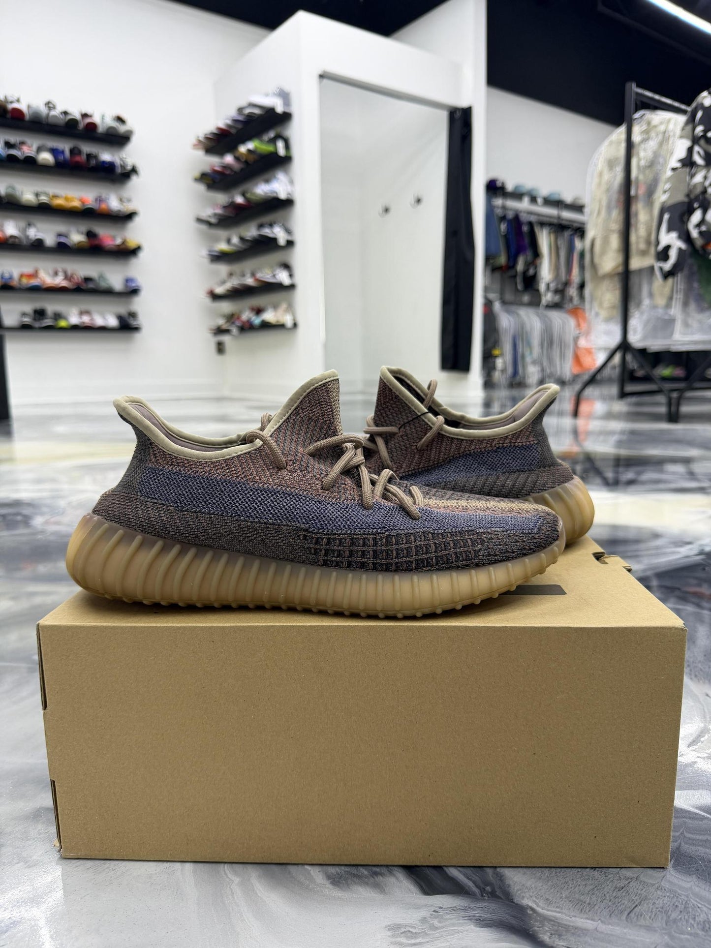 Adidas Yeezy 350 "Fade" Used Size 9