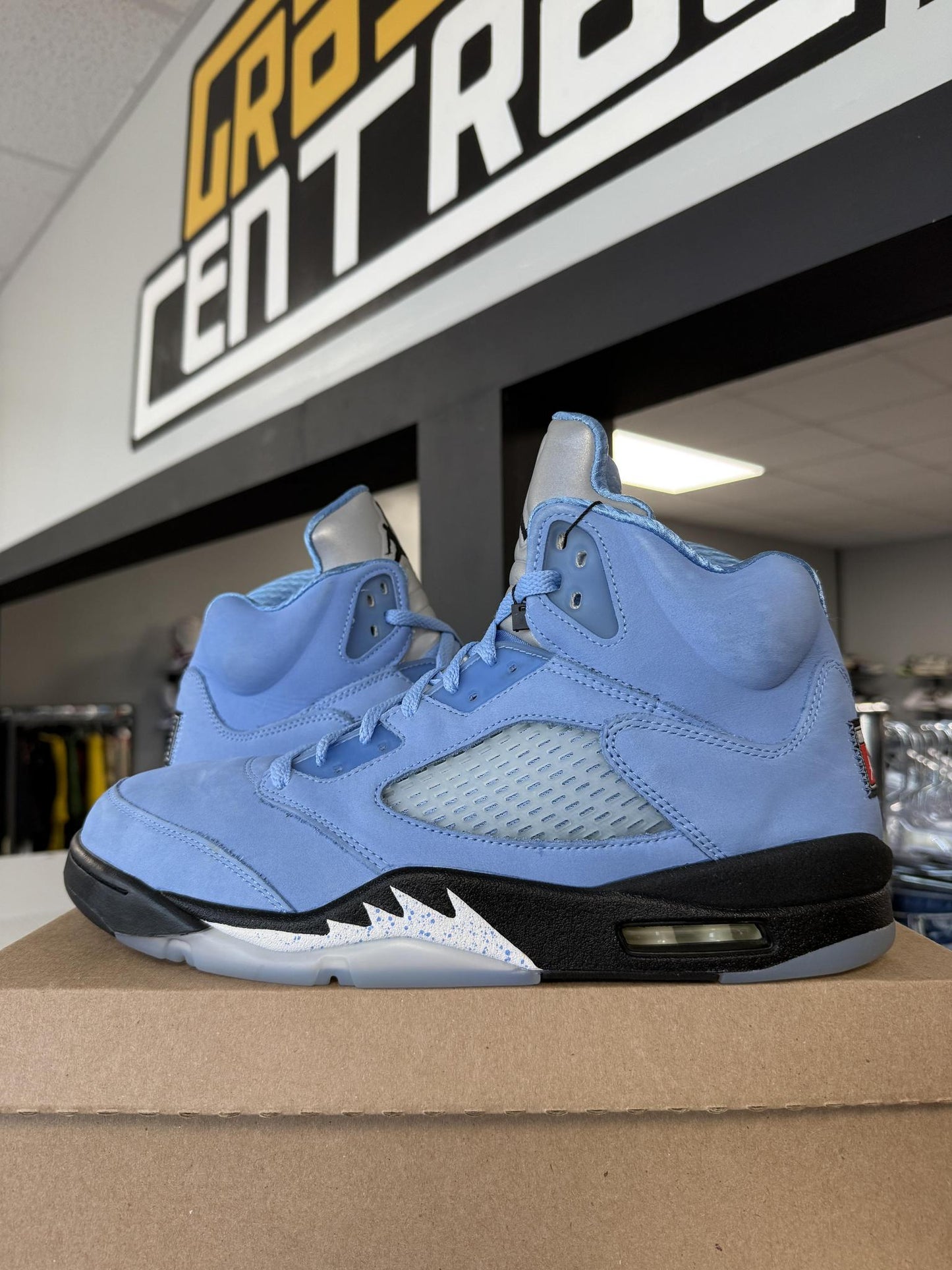 Jordan 5 "University Blue" Used Size 13